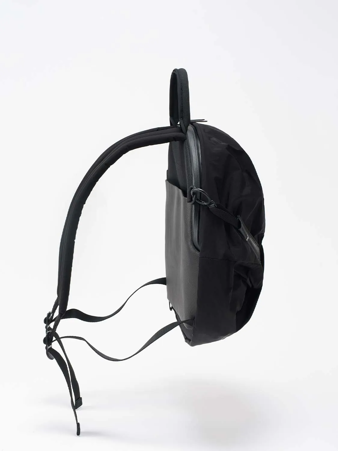 Adria Smooth Black