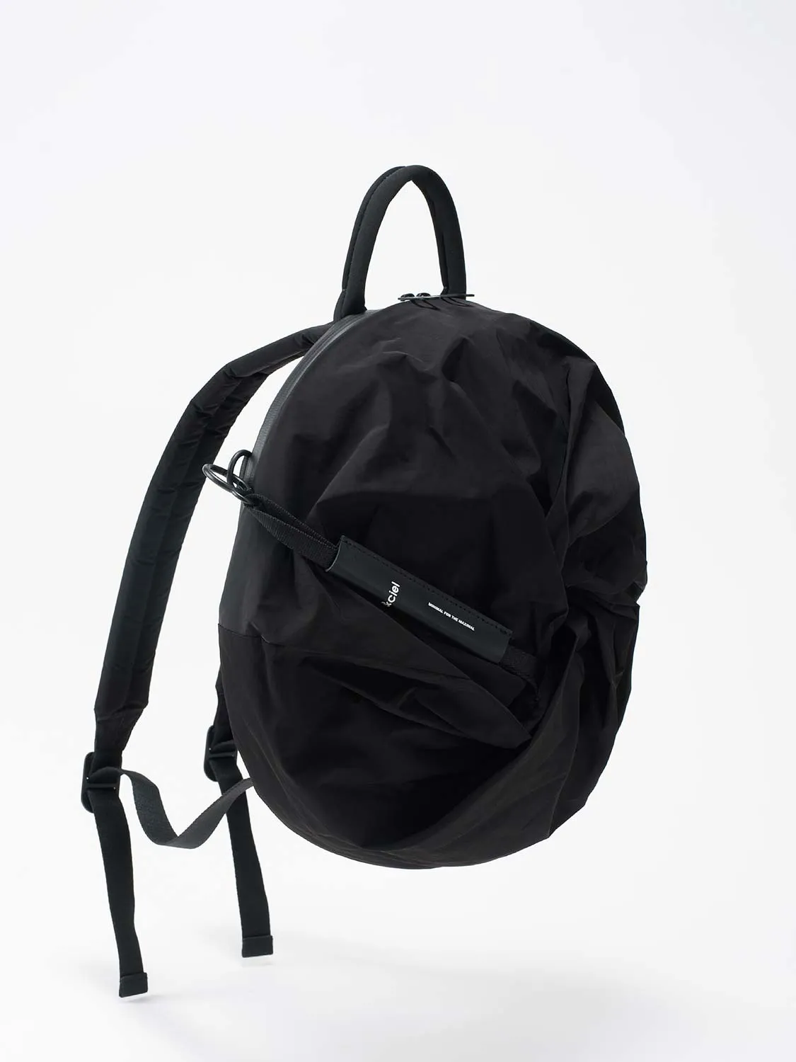 Adria Smooth Black