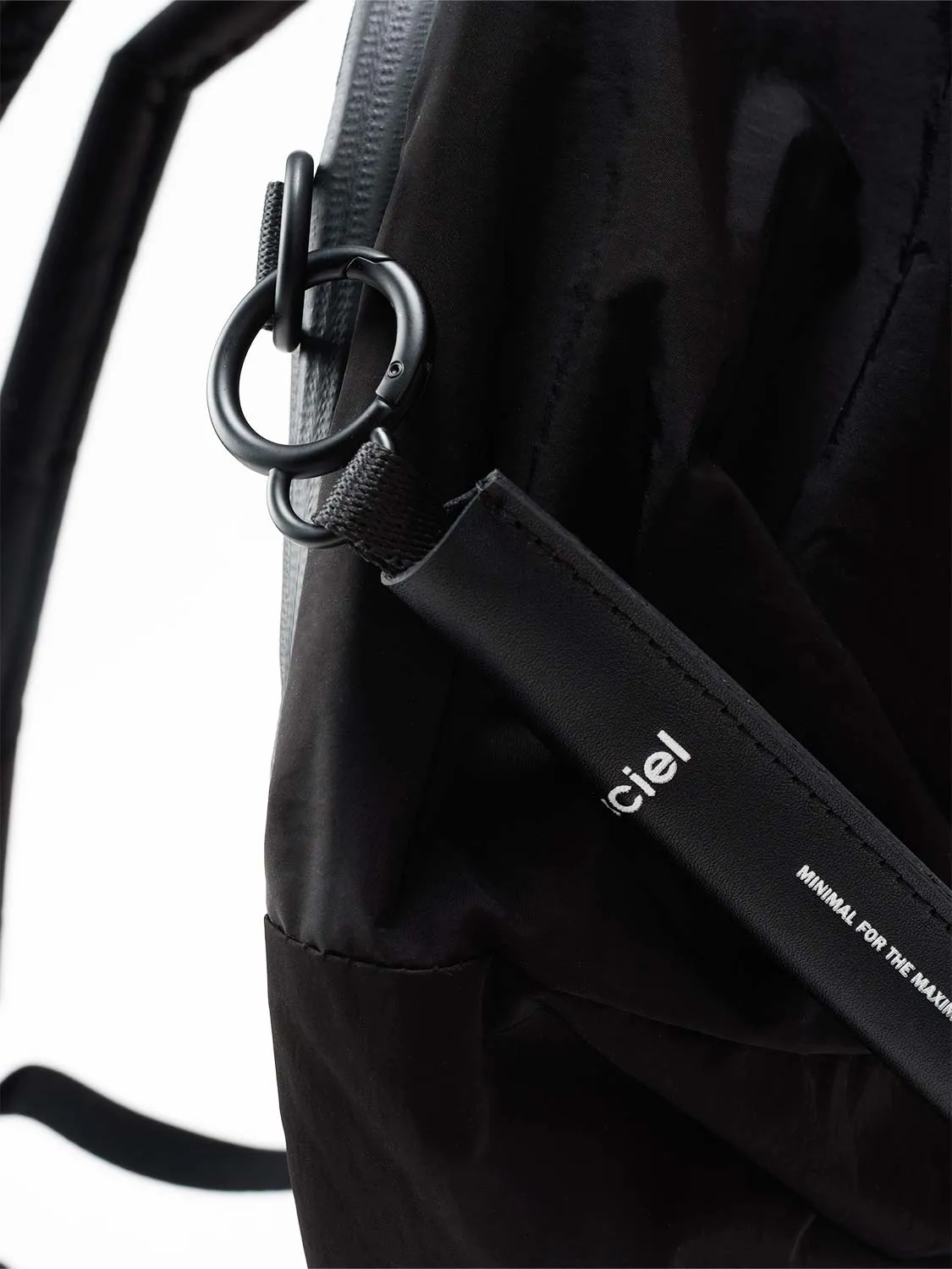 Adria Smooth Black
