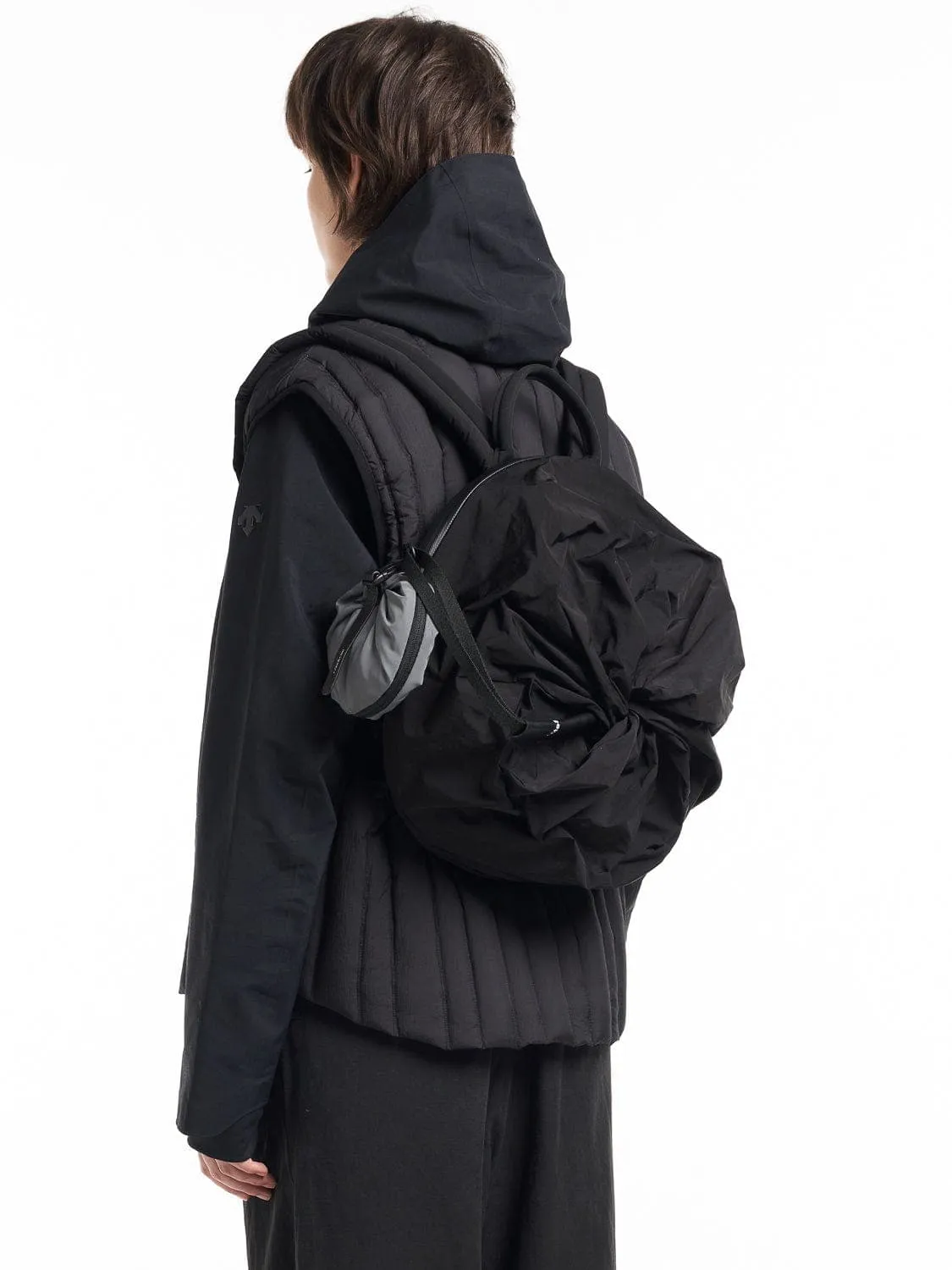 Adria Smooth Black