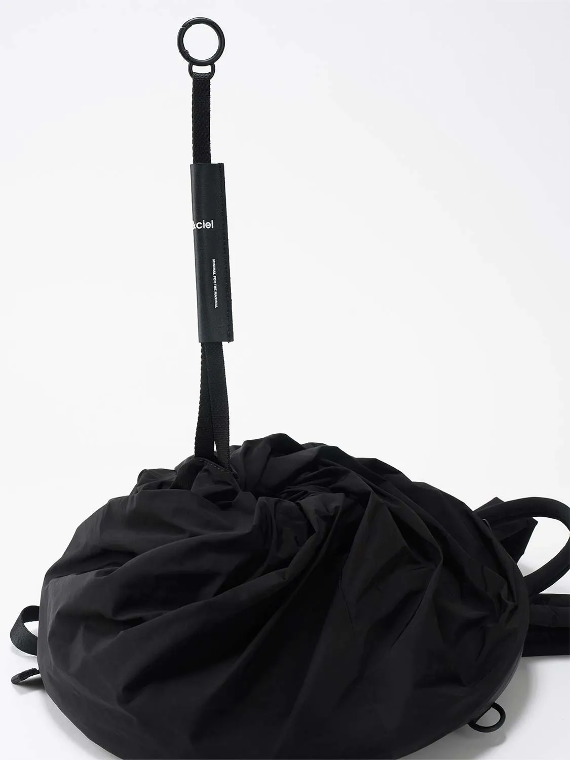 Adria Smooth Black