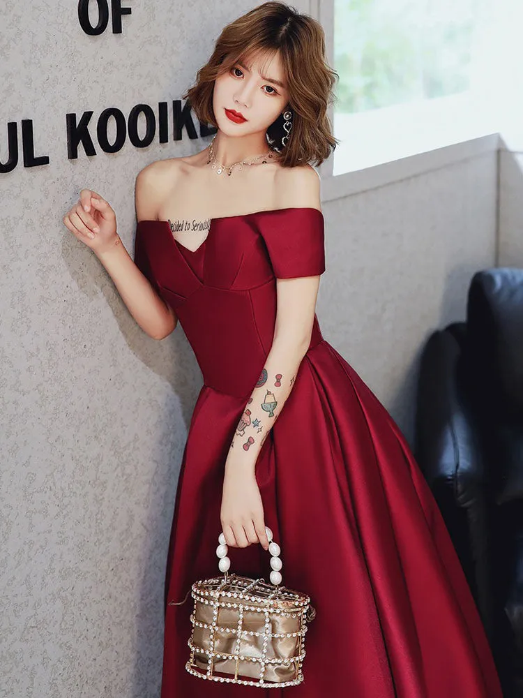 Amazing Evening Dress A-Line Bateau Neck Matte Satin Floor-Length Pleated Formal Party Dresses