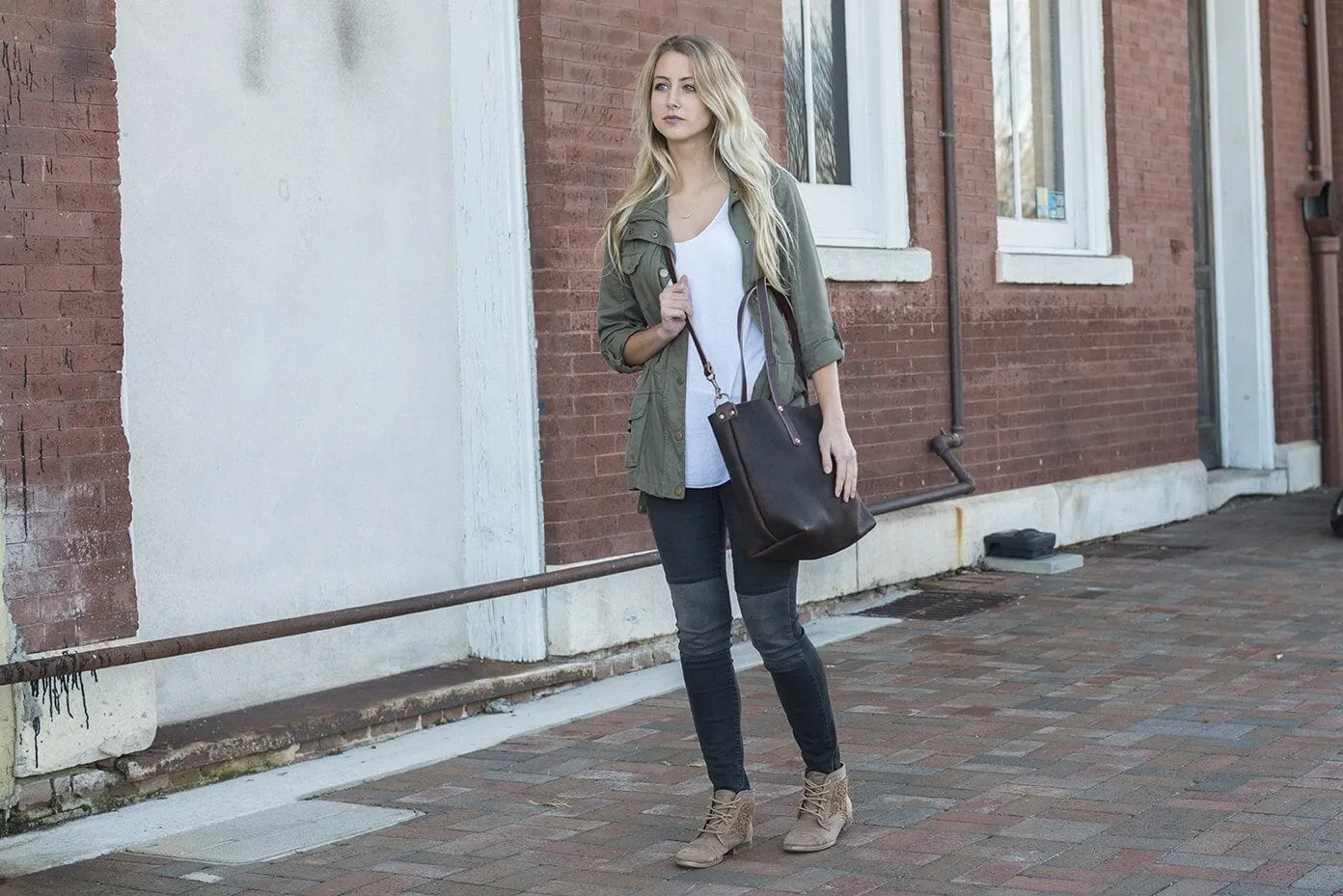 AVERY LEATHER TOTE BAG - LARGE - LEAD GRAY