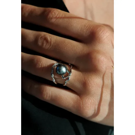Bague IZA-B - Corail, Argent, Perles de Tahiti et Diamants  (FEZ19R001HP)