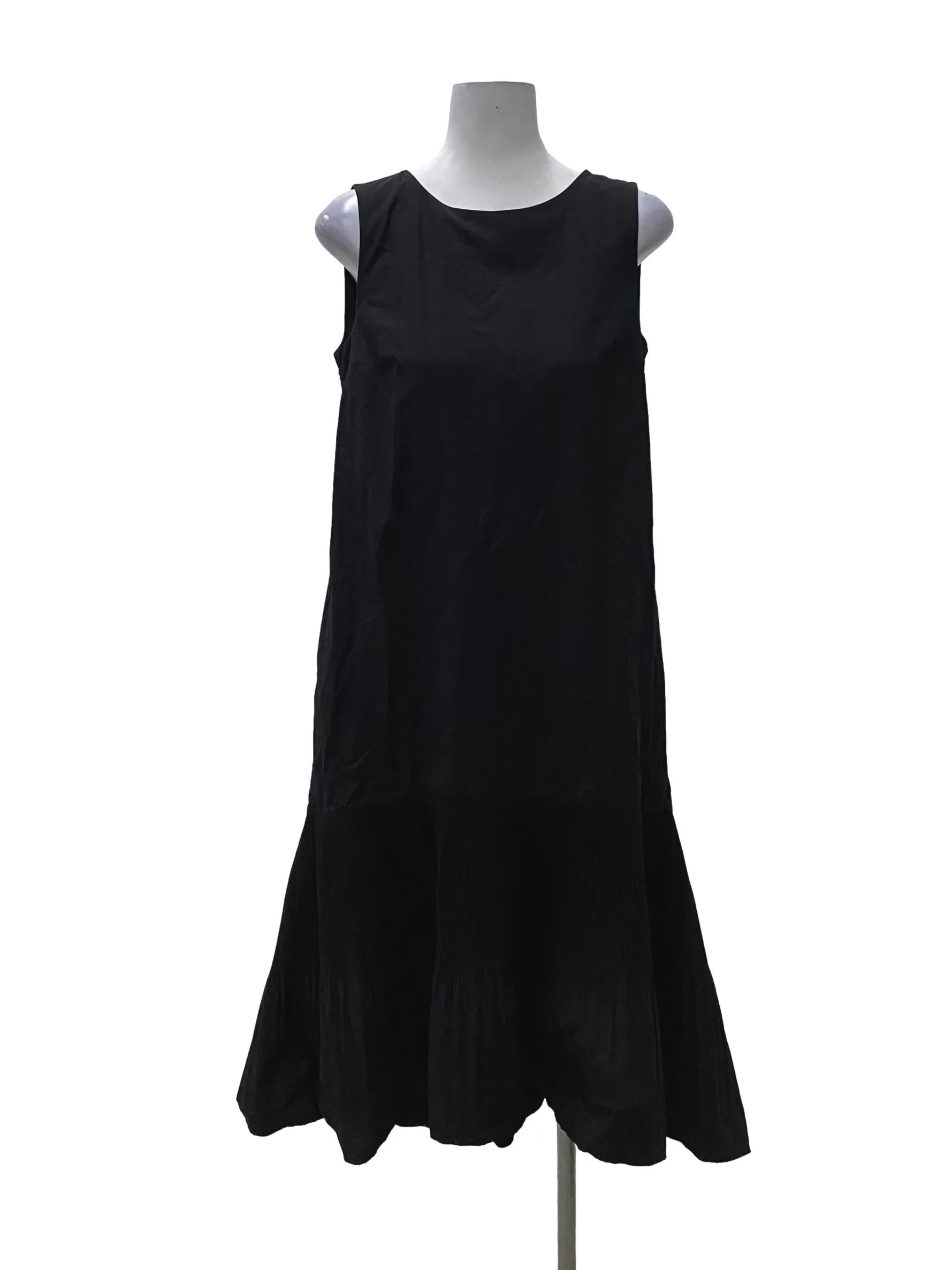 Black Sleeveless Dress