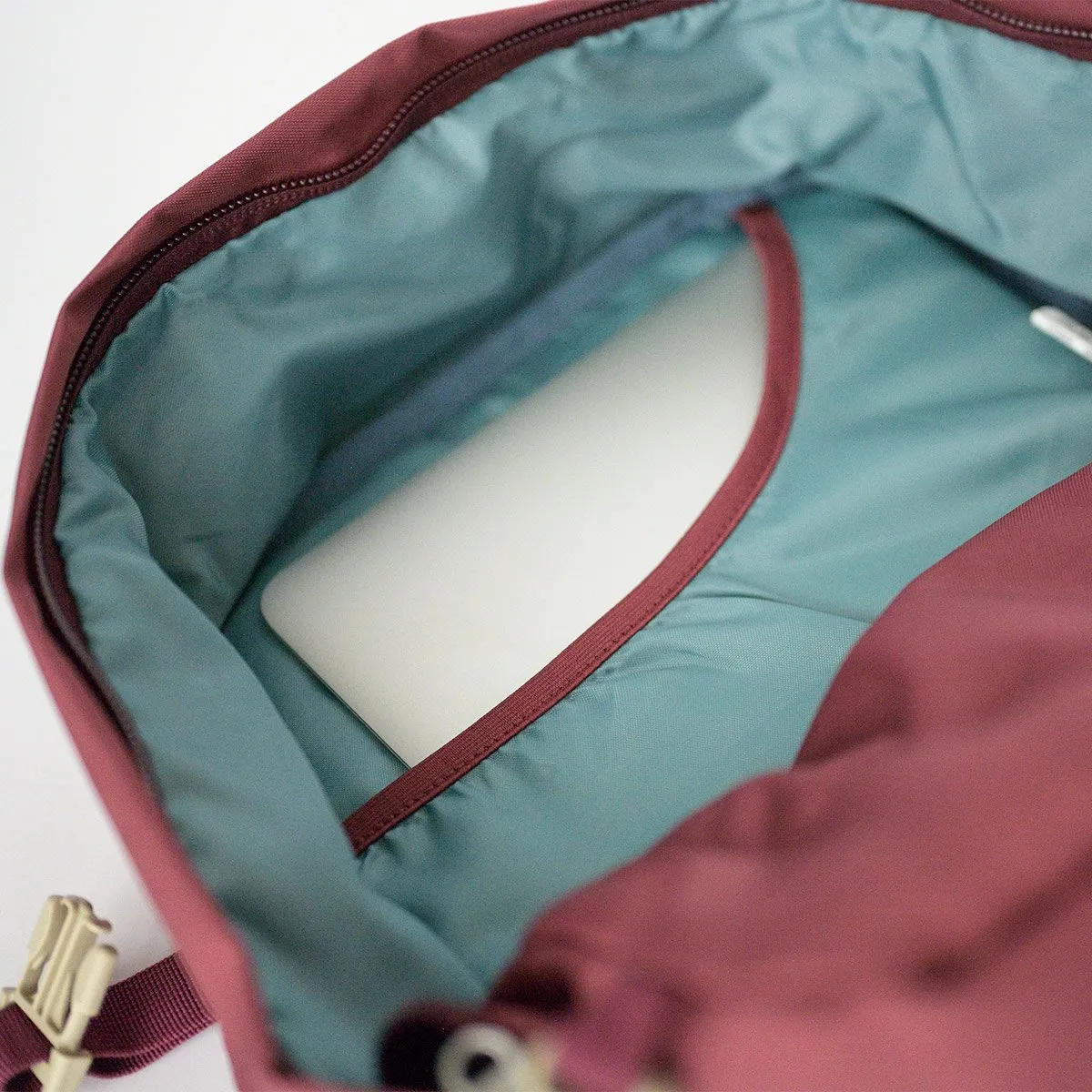 CabinZero Classic 28L (Napa Wine)