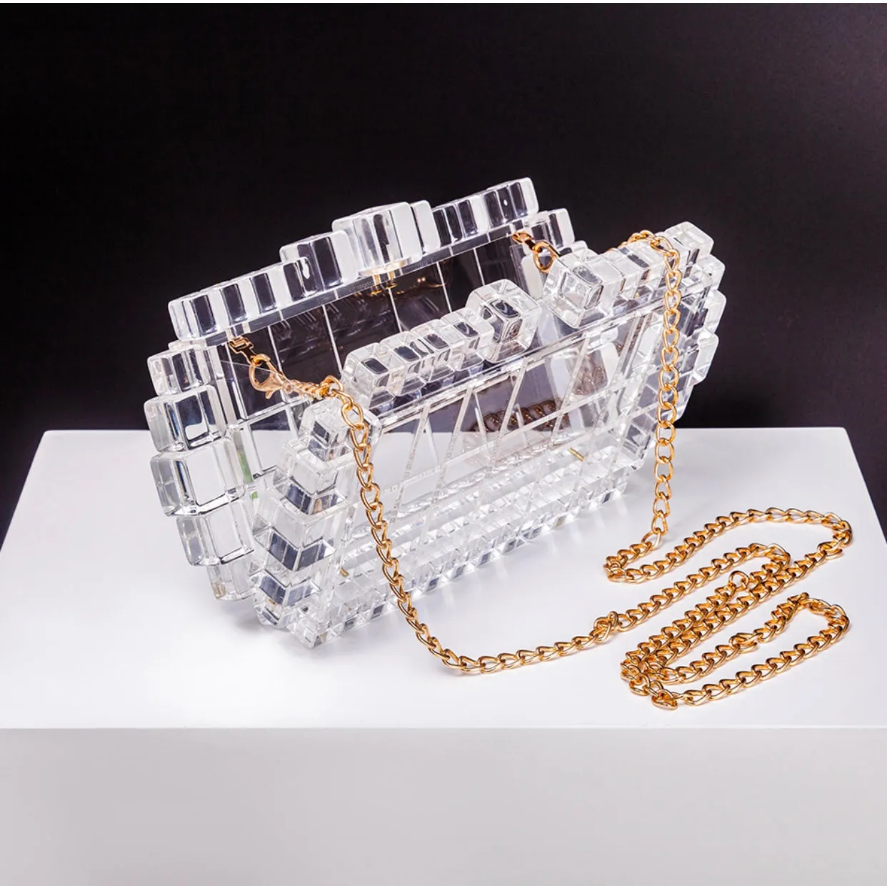 CLEAR ACRYLIC CLUTCH PURSE