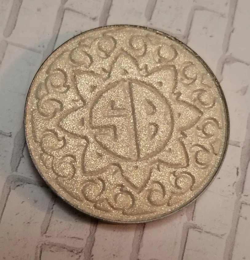 Clutch Your Pearls Pressed Highlighter
