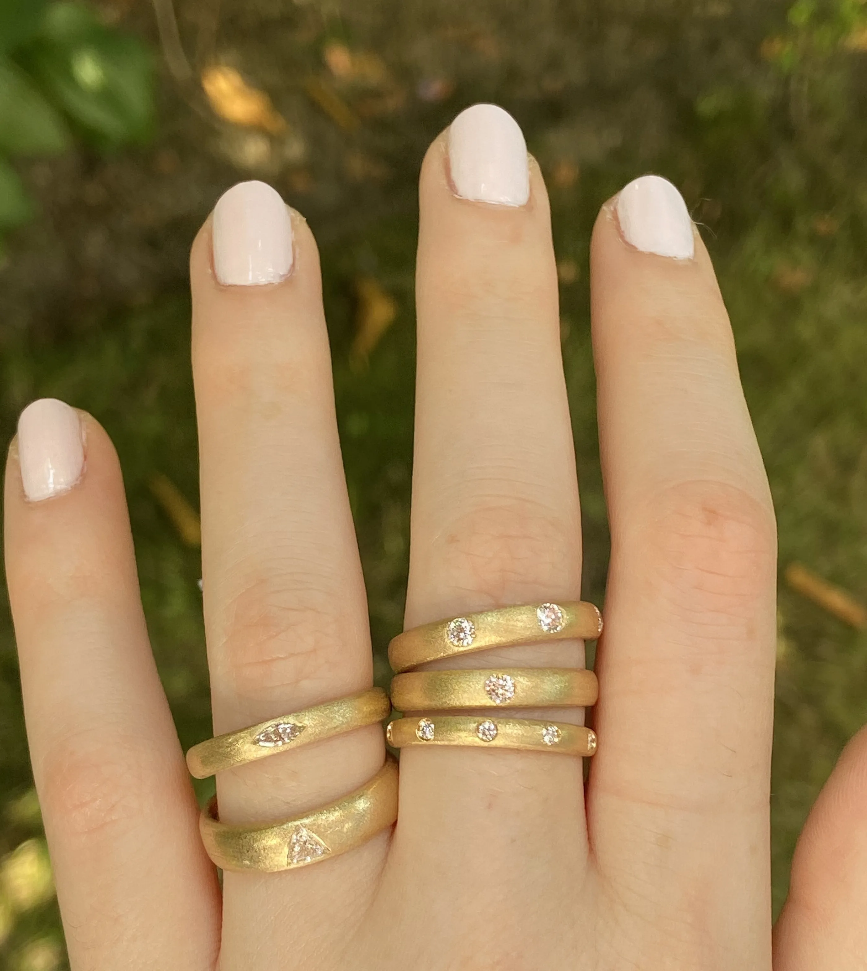 Diamond Round Flush Band