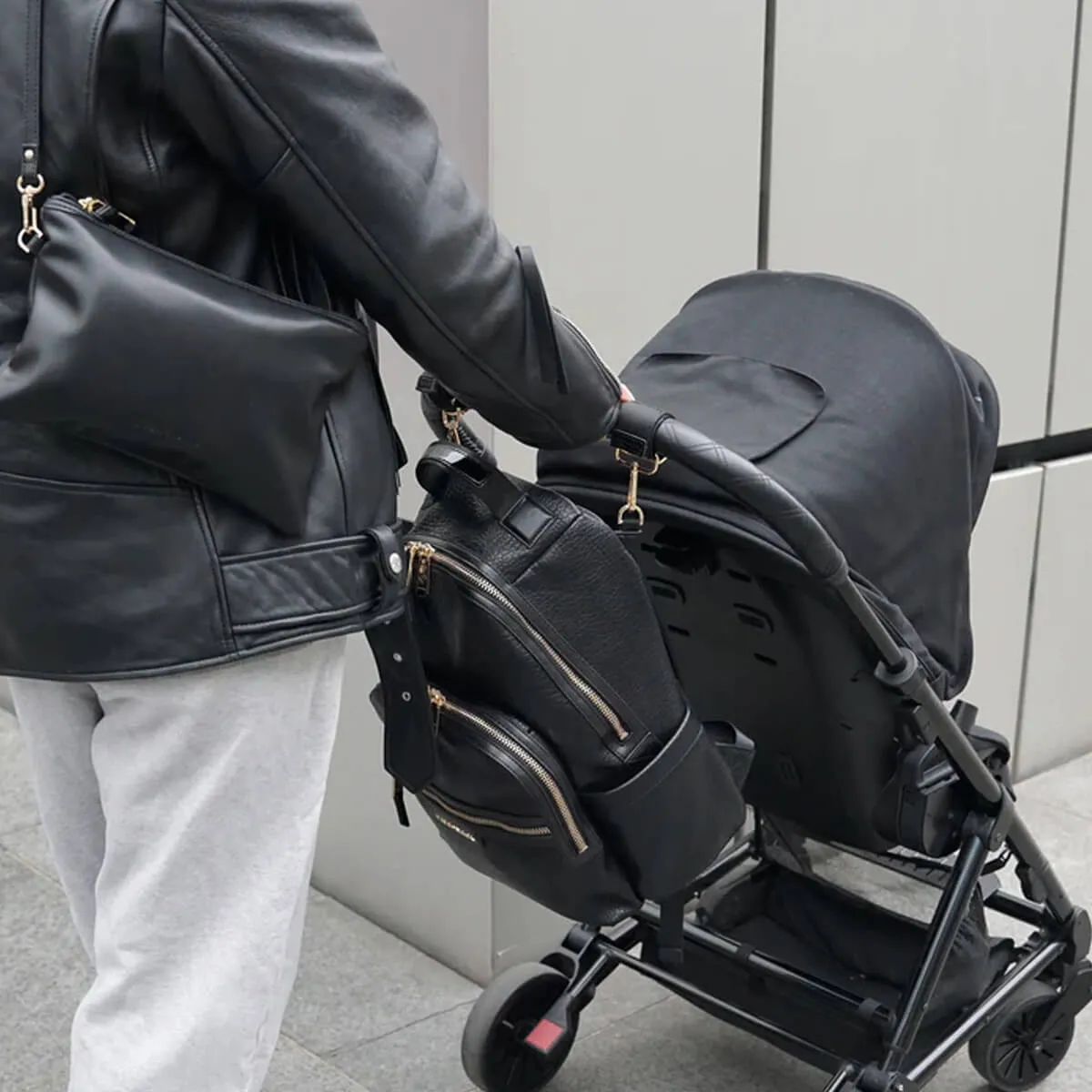 Elwood Twin Changing Backpack Veganes Leder aus recyceltem Polyurethan