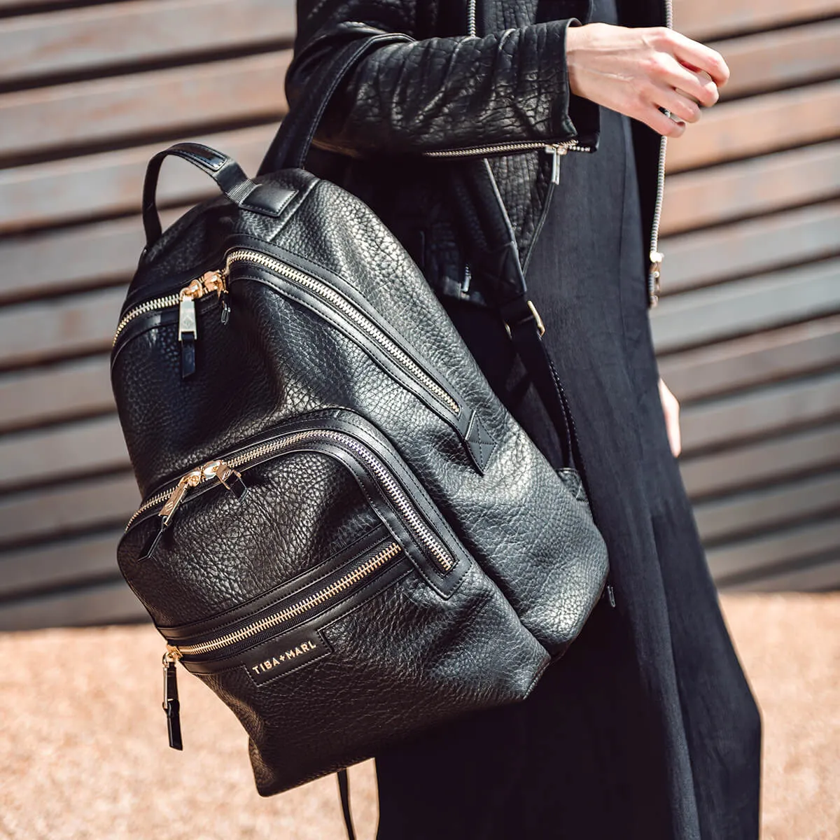Elwood Twin Changing Backpack Veganes Leder aus recyceltem Polyurethan