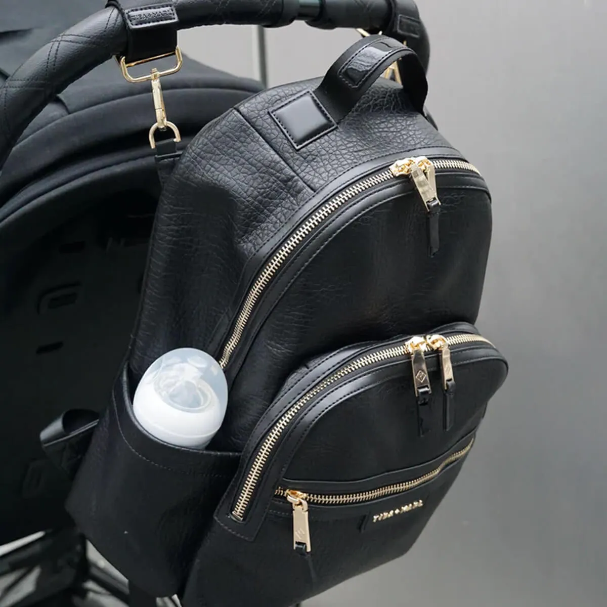 Elwood Twin Changing Backpack Veganes Leder aus recyceltem Polyurethan