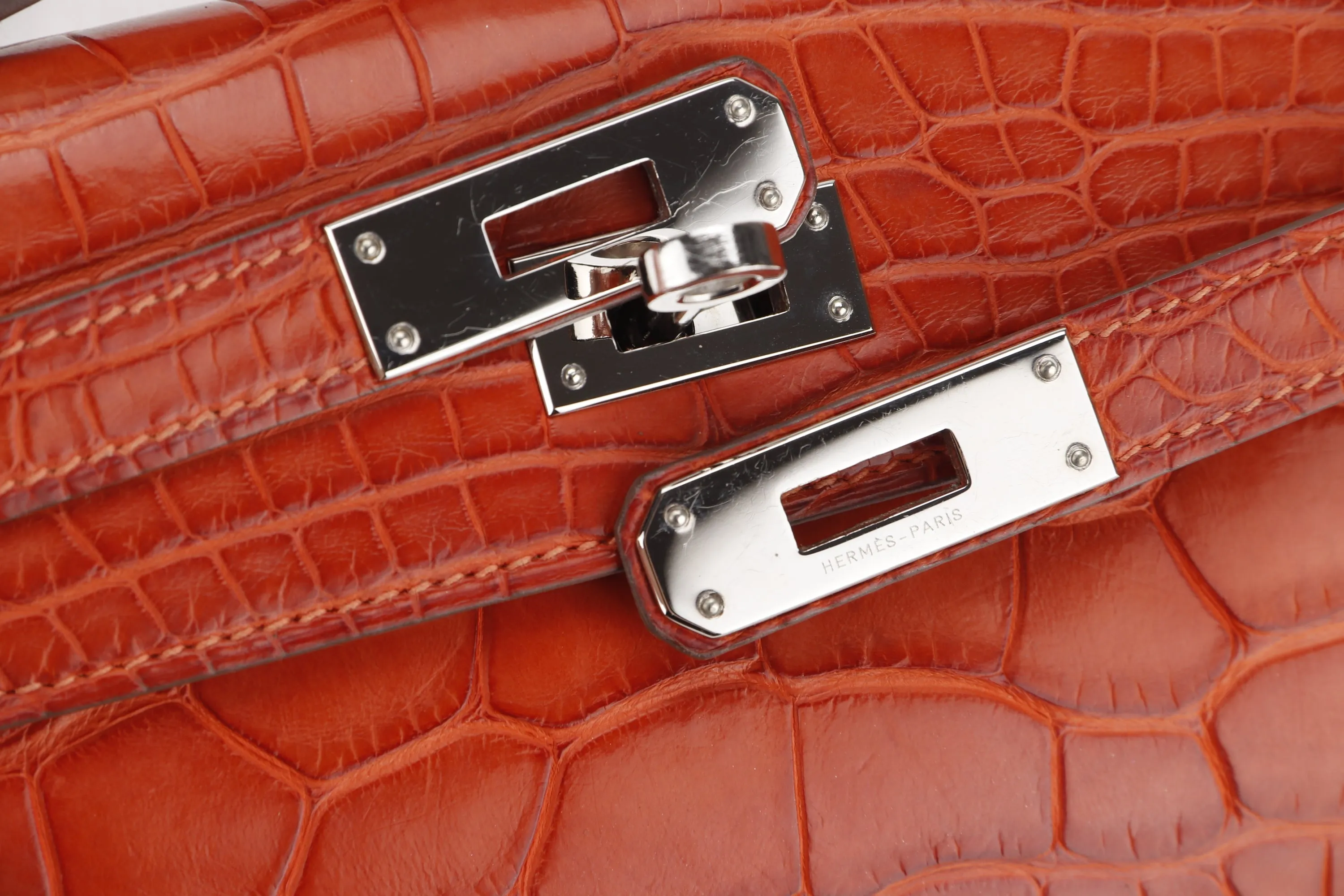 (EXOTIC) HERMES KELLY CUT [STAMP T (2015)] MATTE ORANGE ALLIGATOR SILVER HARDWARE, WITH BOX, NO DUST COVER