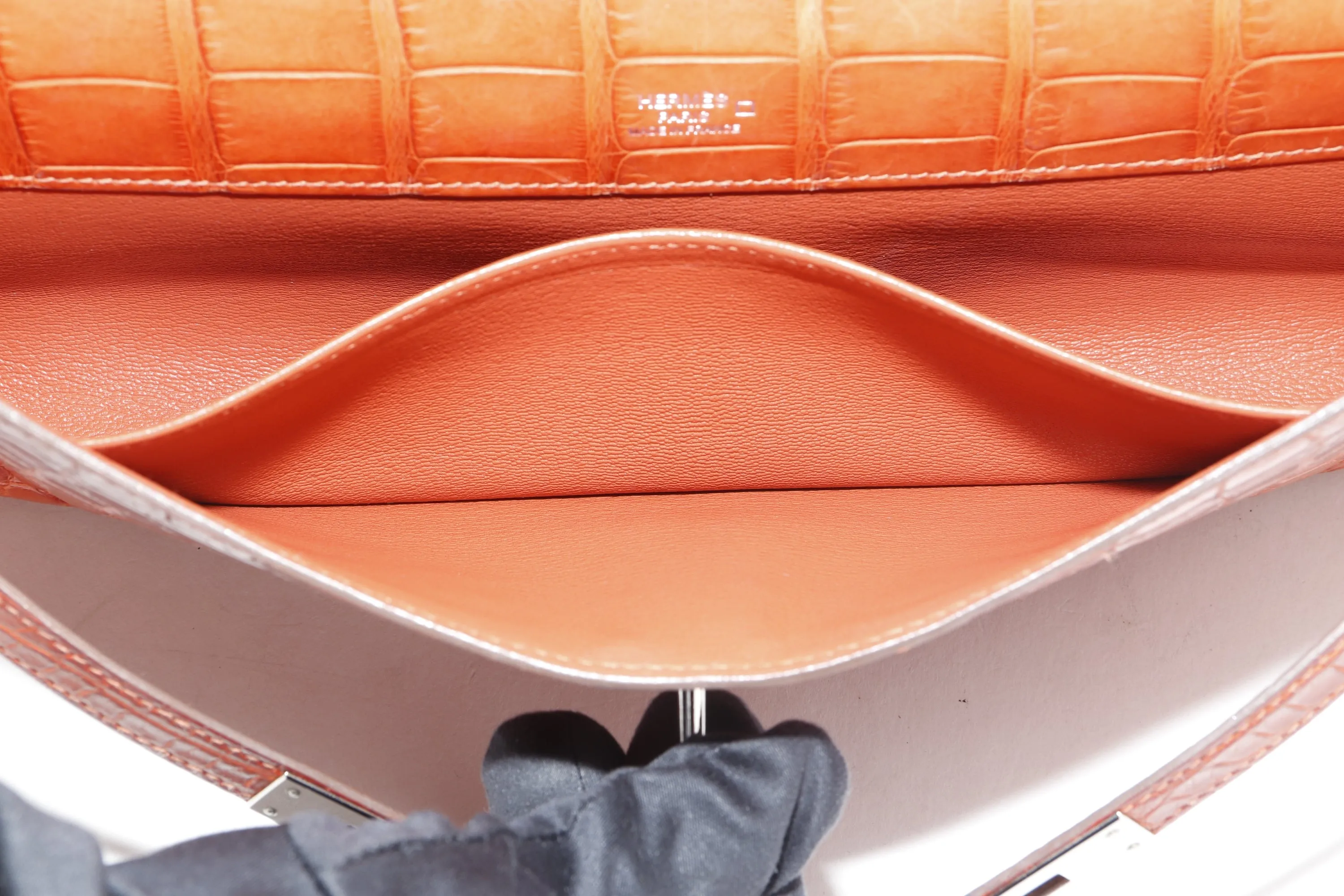 (EXOTIC) HERMES KELLY CUT [STAMP T (2015)] MATTE ORANGE ALLIGATOR SILVER HARDWARE, WITH BOX, NO DUST COVER