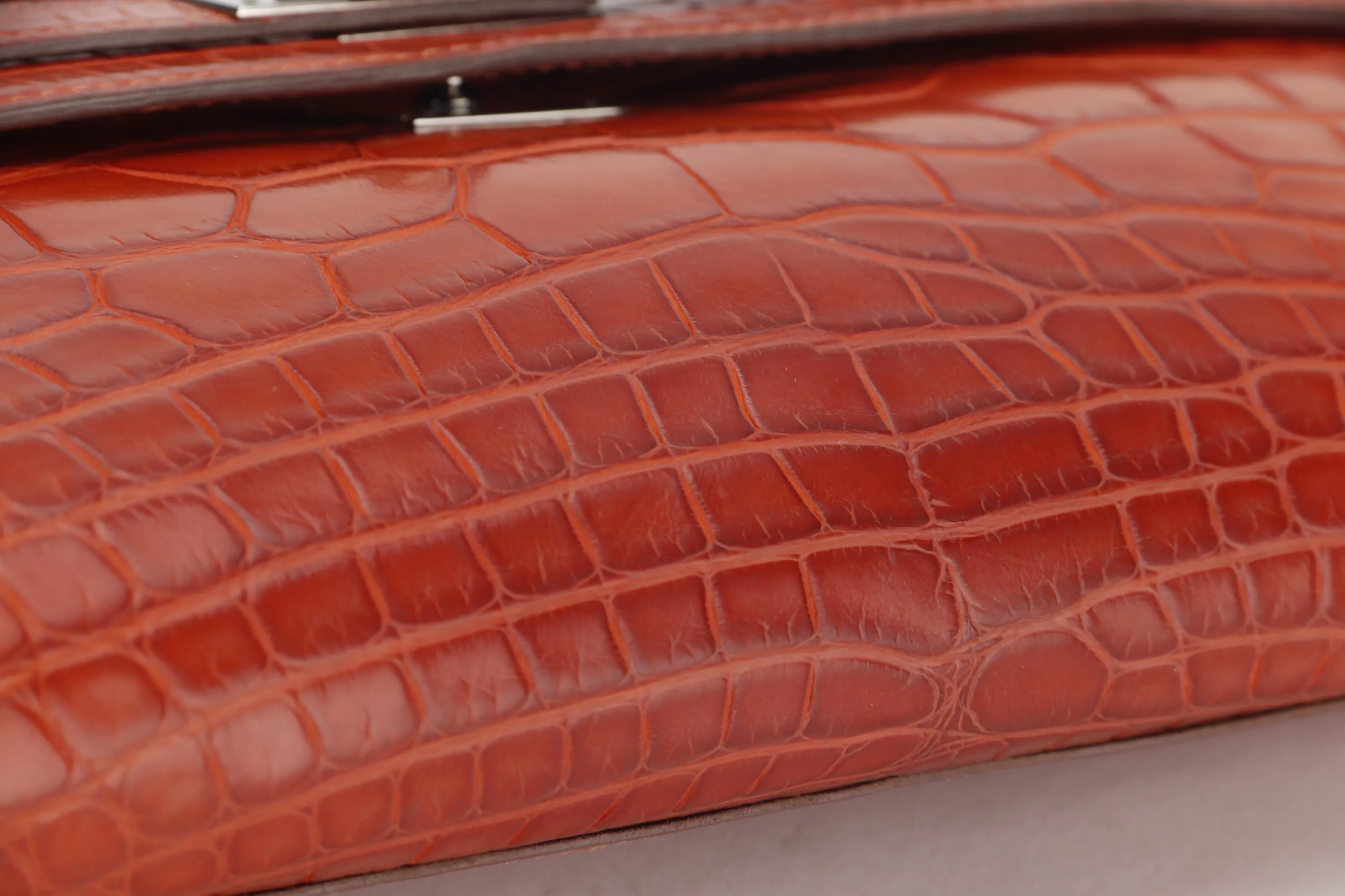 (EXOTIC) HERMES KELLY CUT [STAMP T (2015)] MATTE ORANGE ALLIGATOR SILVER HARDWARE, WITH BOX, NO DUST COVER