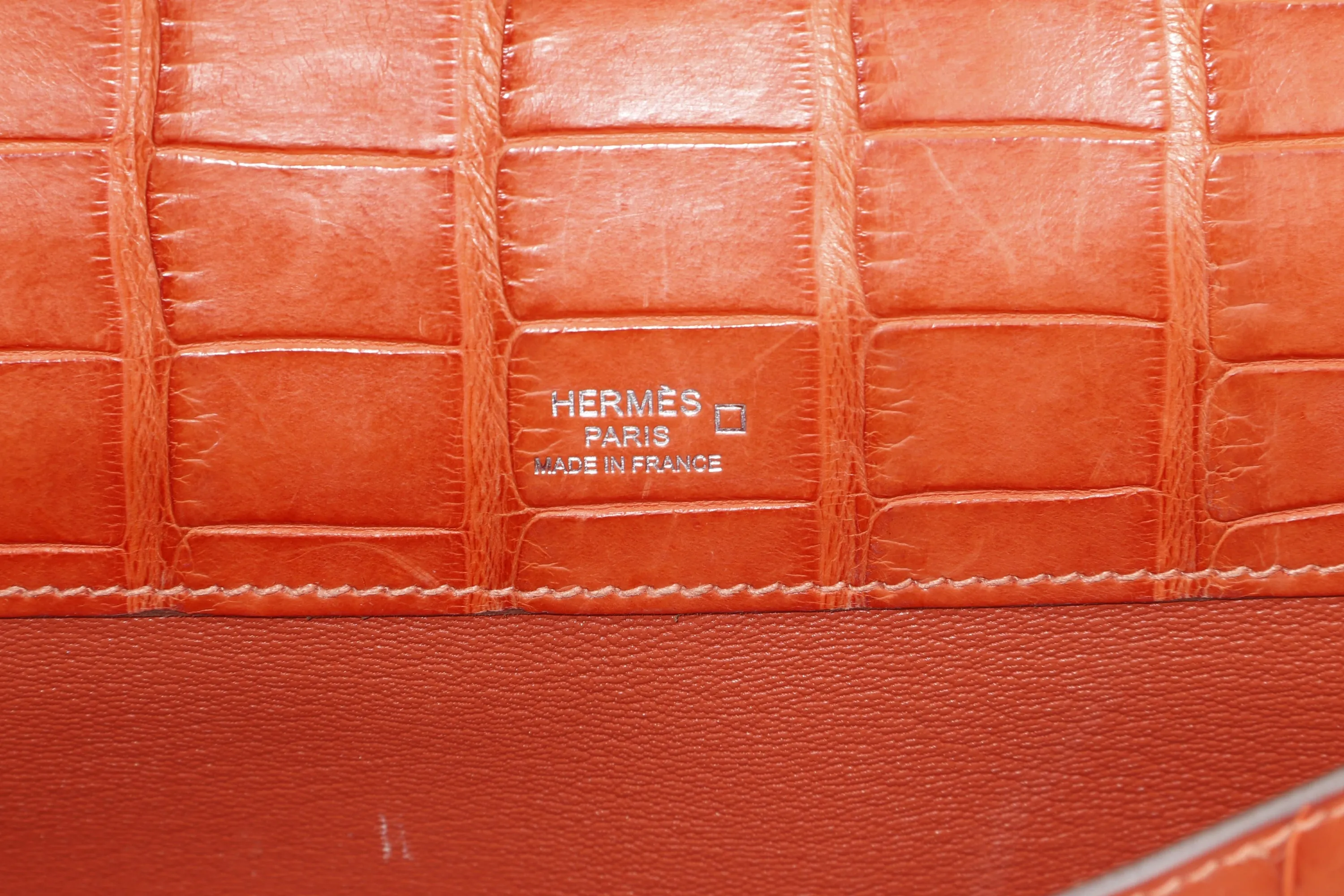 (EXOTIC) HERMES KELLY CUT [STAMP T (2015)] MATTE ORANGE ALLIGATOR SILVER HARDWARE, WITH BOX, NO DUST COVER