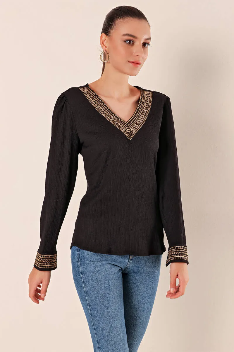 Geborduurde gebreide dames blouse shirt met V-hals | Zwart