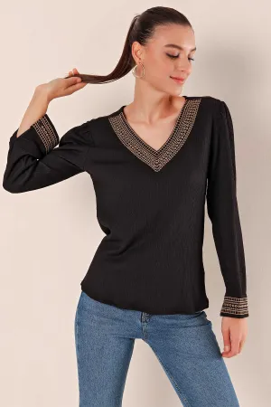 Geborduurde gebreide dames blouse shirt met V-hals | Zwart