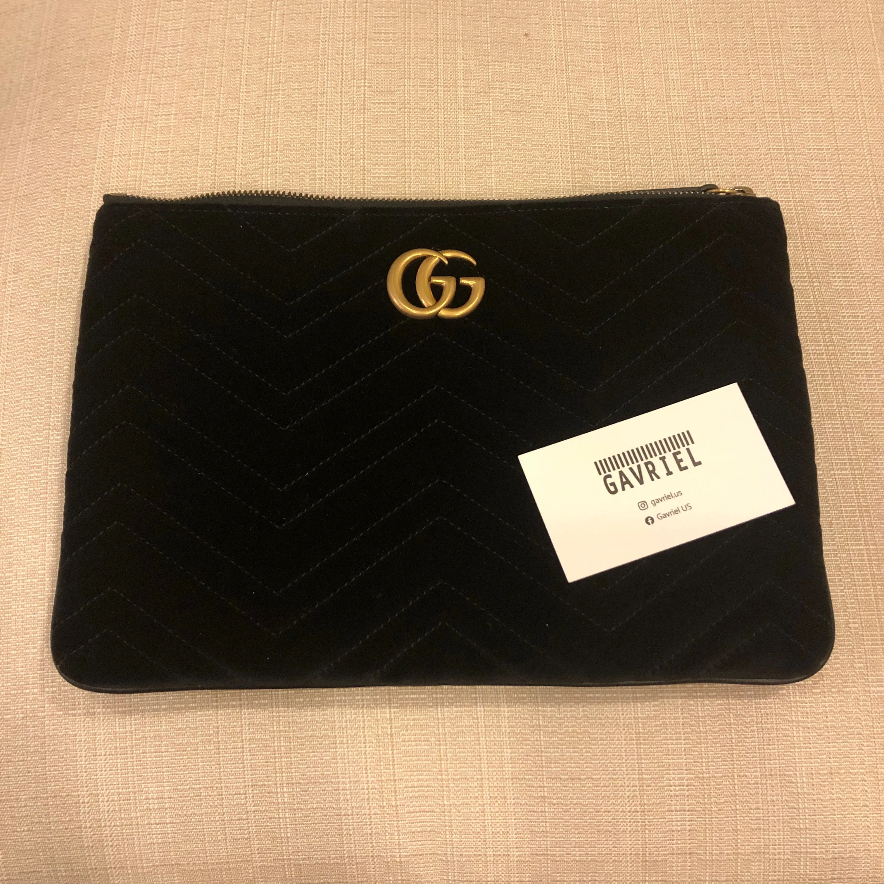 Gucci Marmont Matelesse Velvet Zip Pouch in Black