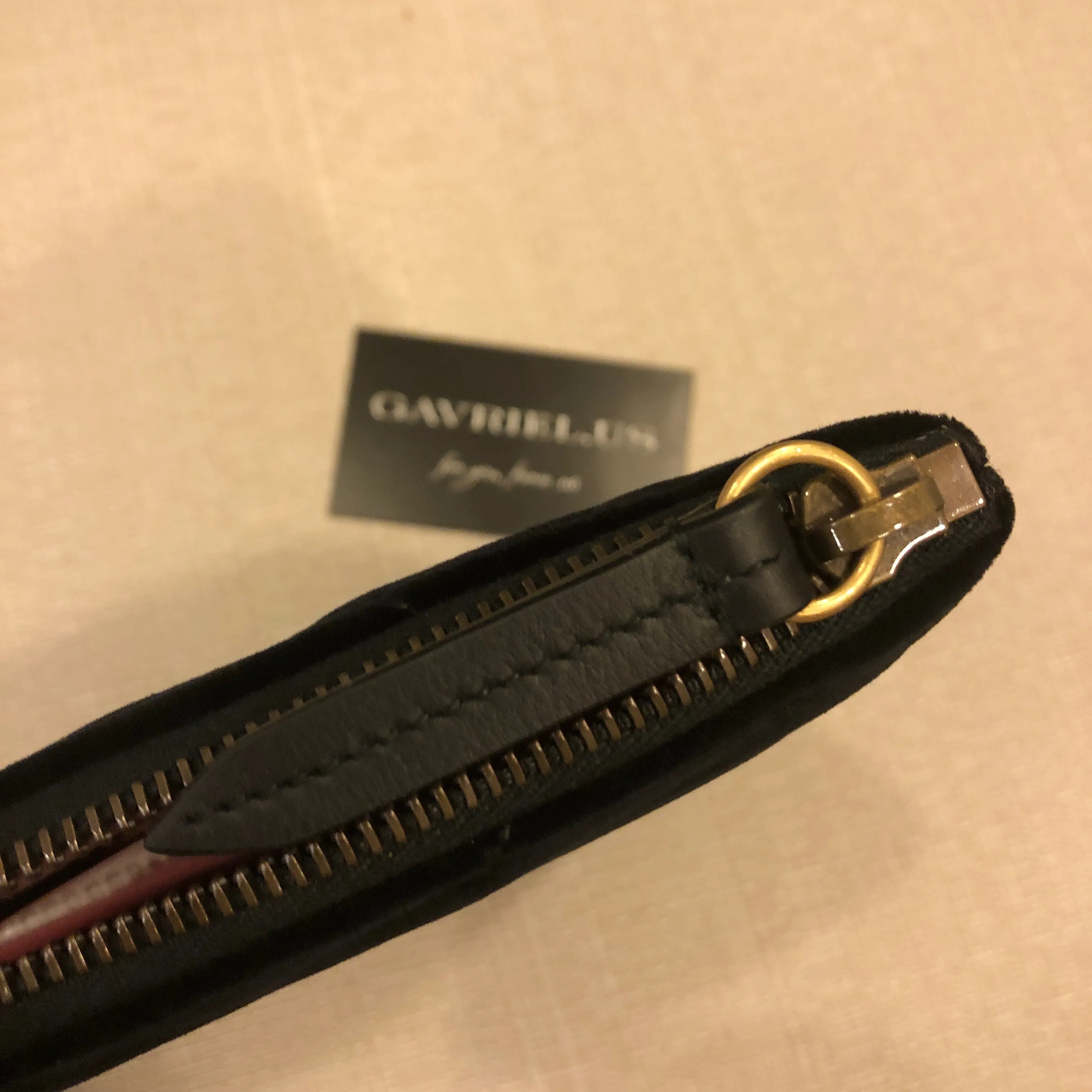 Gucci Marmont Matelesse Velvet Zip Pouch in Black
