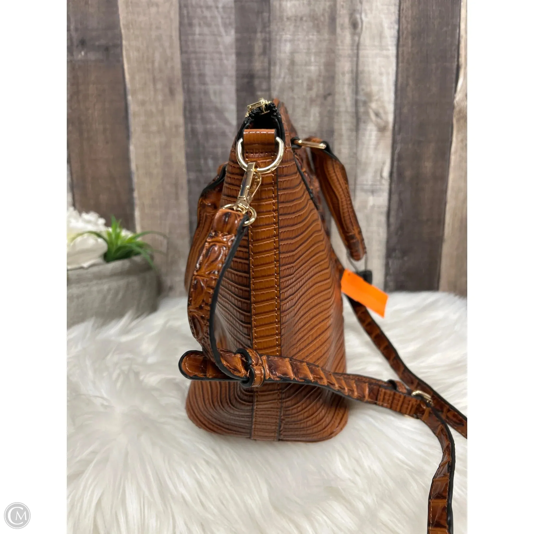 Handbag By Cmf, Size: Medium