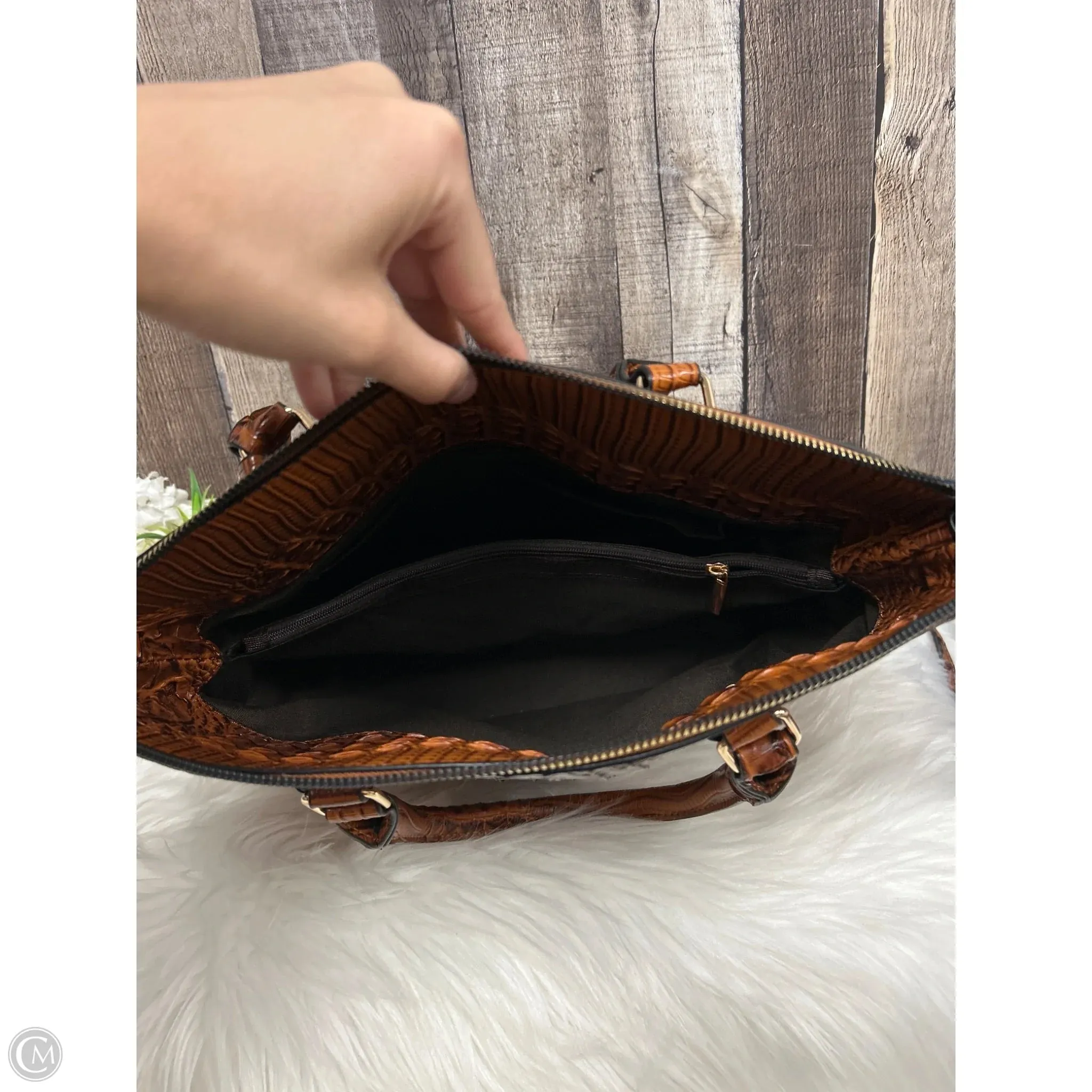 Handbag By Cmf, Size: Medium