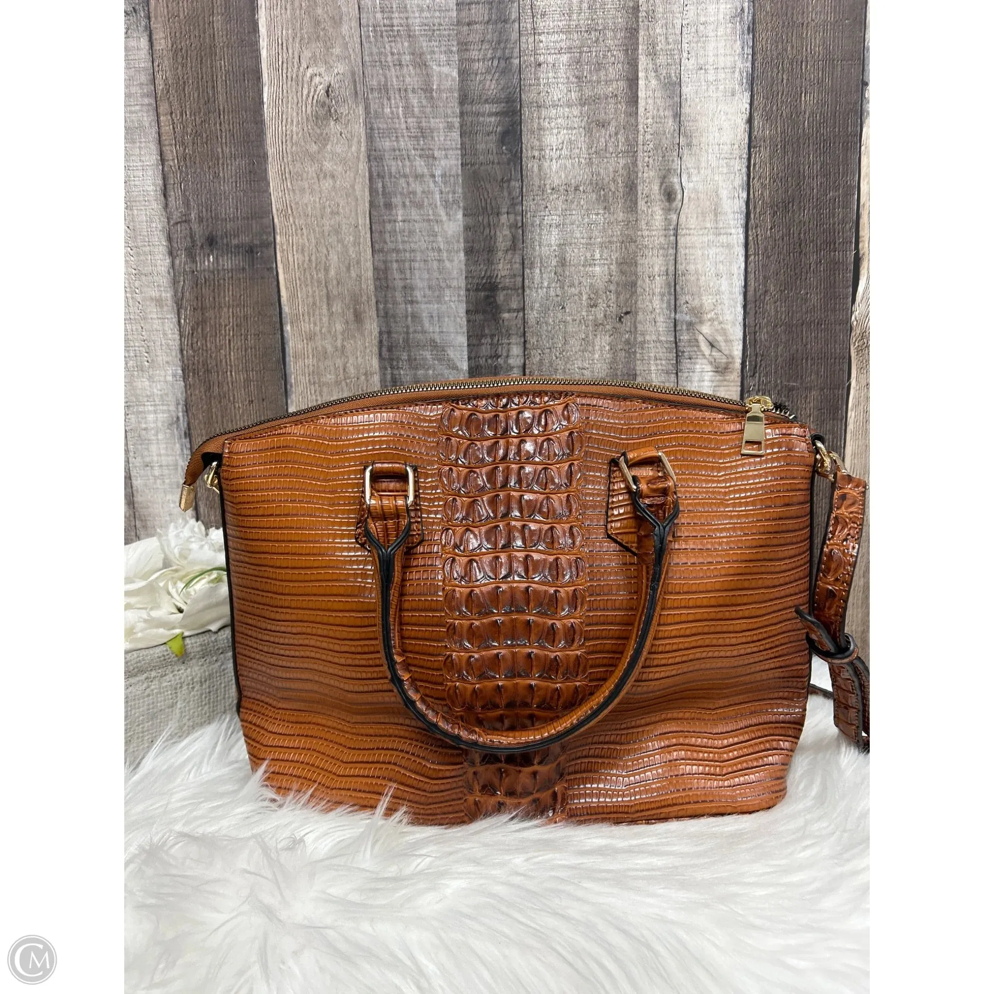 Handbag By Cmf, Size: Medium