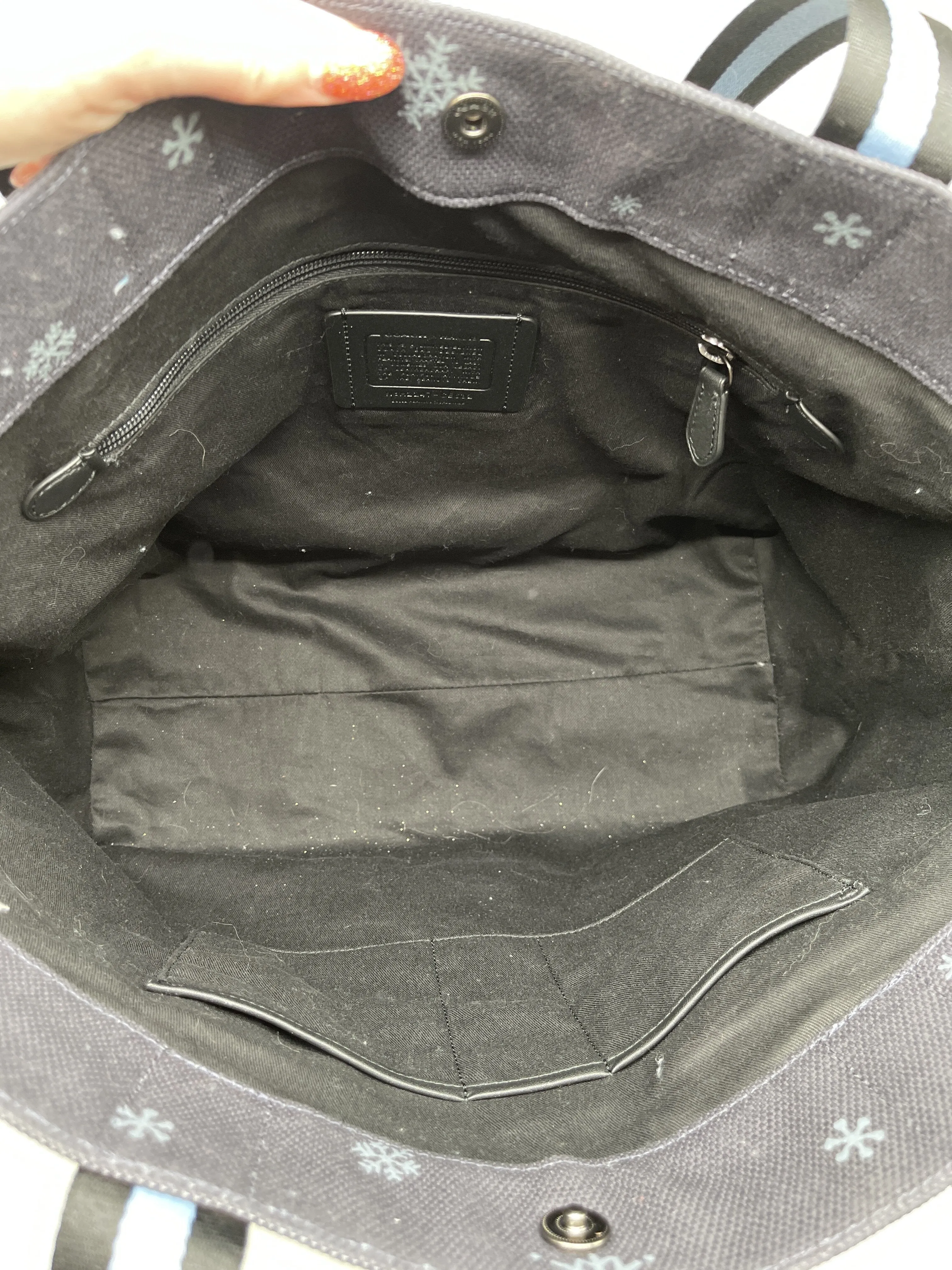 Handbag Designer By Coach  Size: Large
