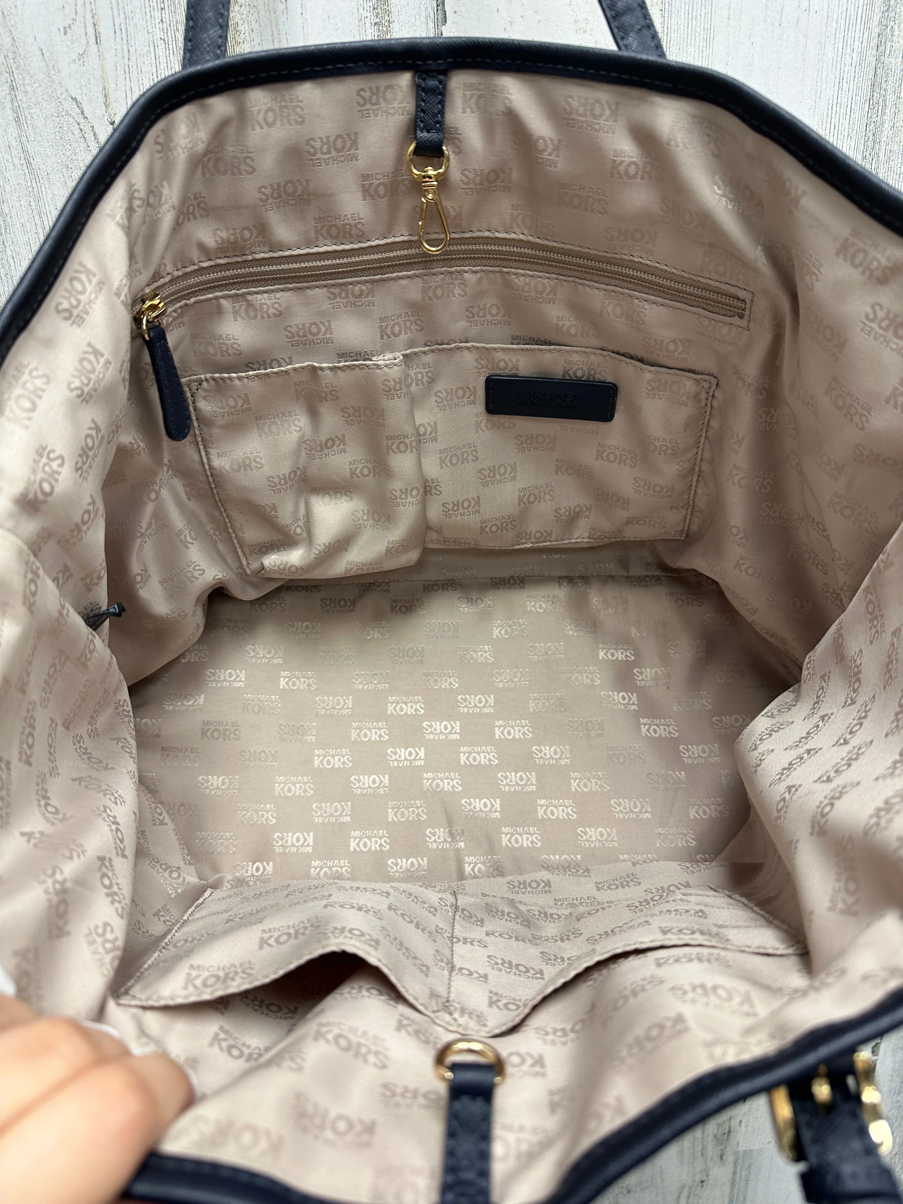 Handbag Designer By Michael Shannon  Size: Large