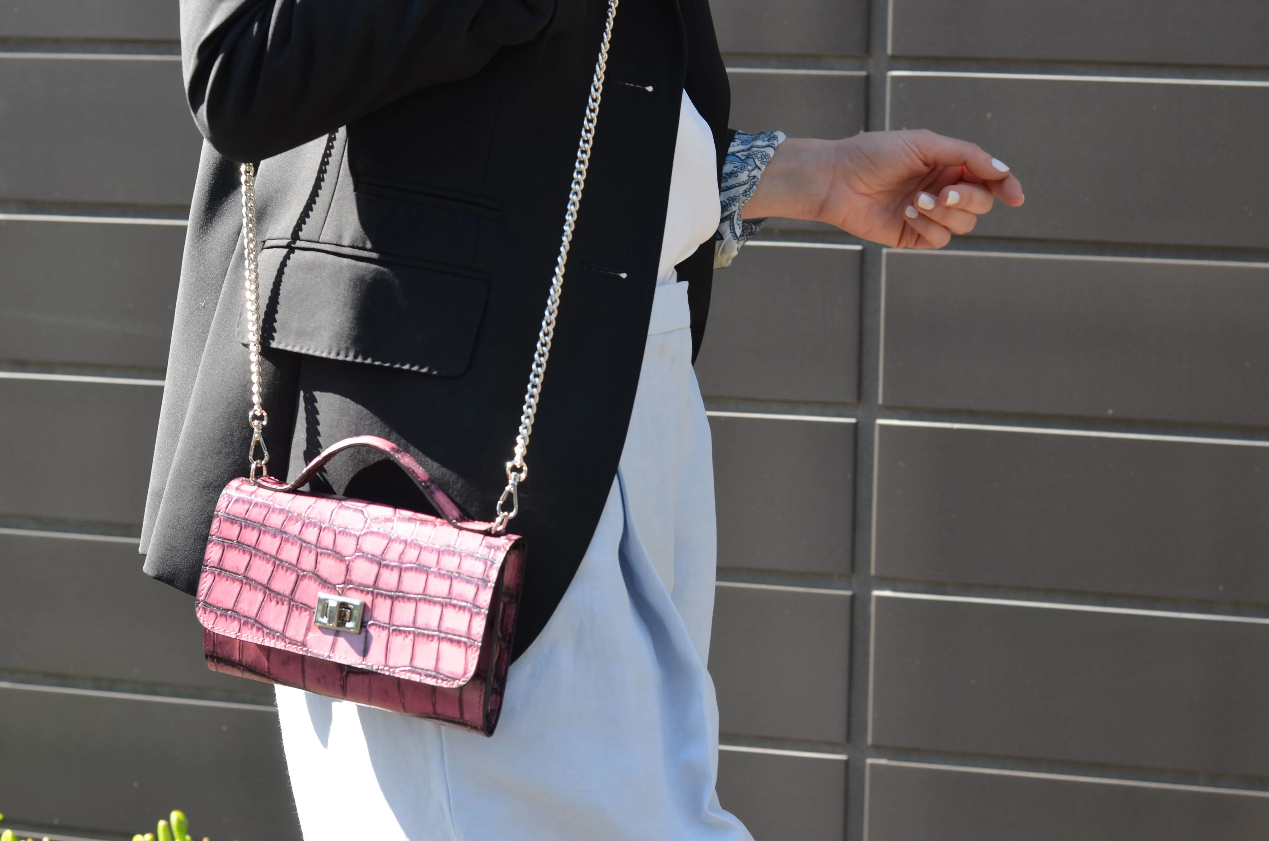 Leather purse crocodile embossed pink