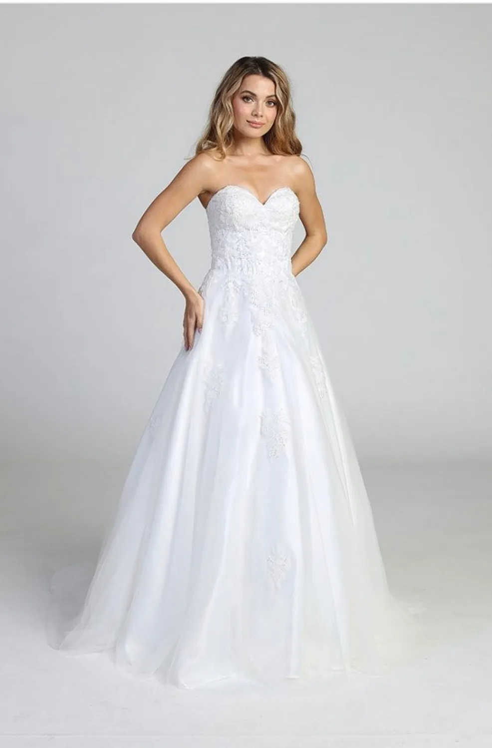 Let’s Evening Gowns 7689L