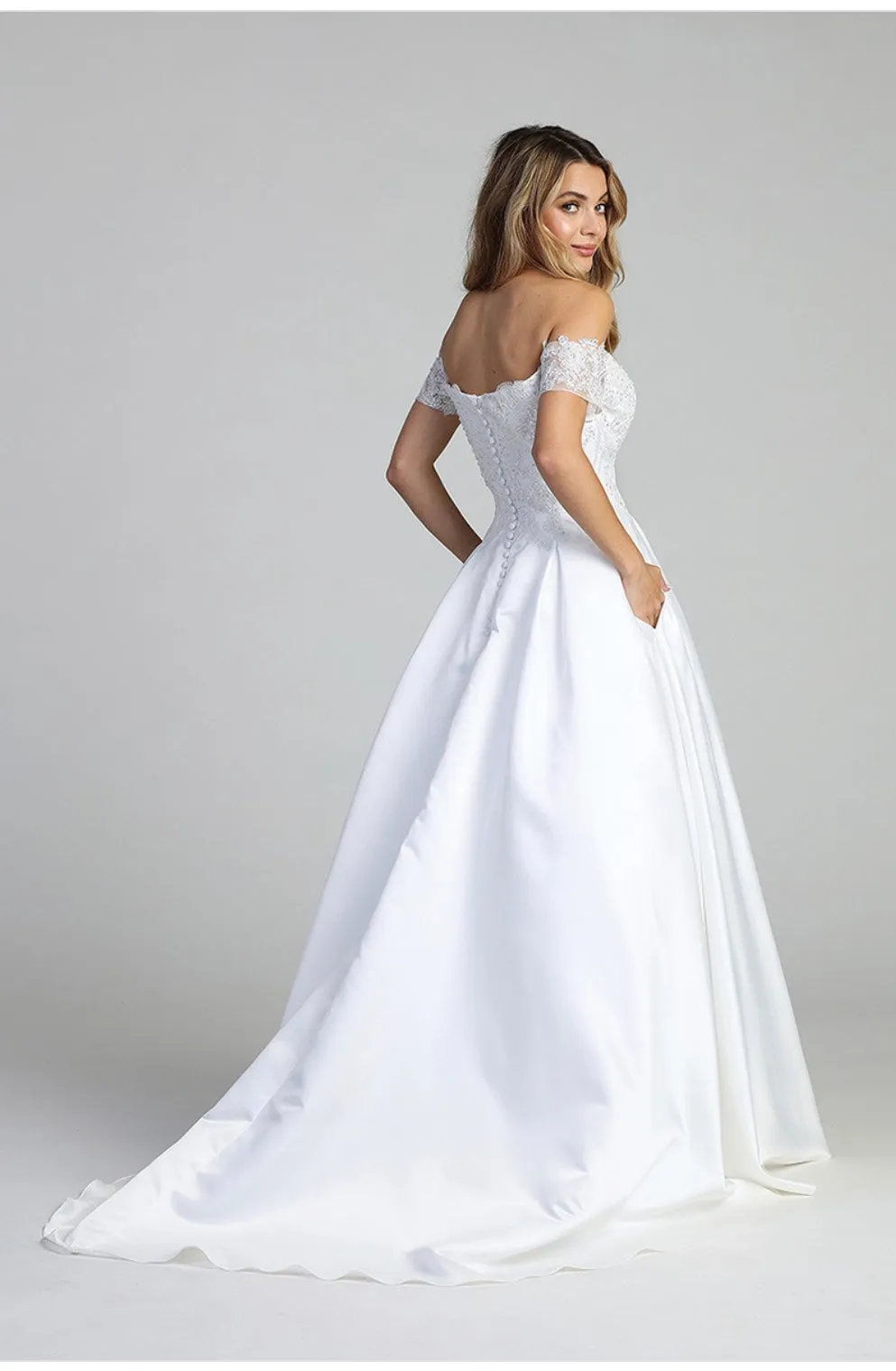 Let’s Evening Gowns 7692L