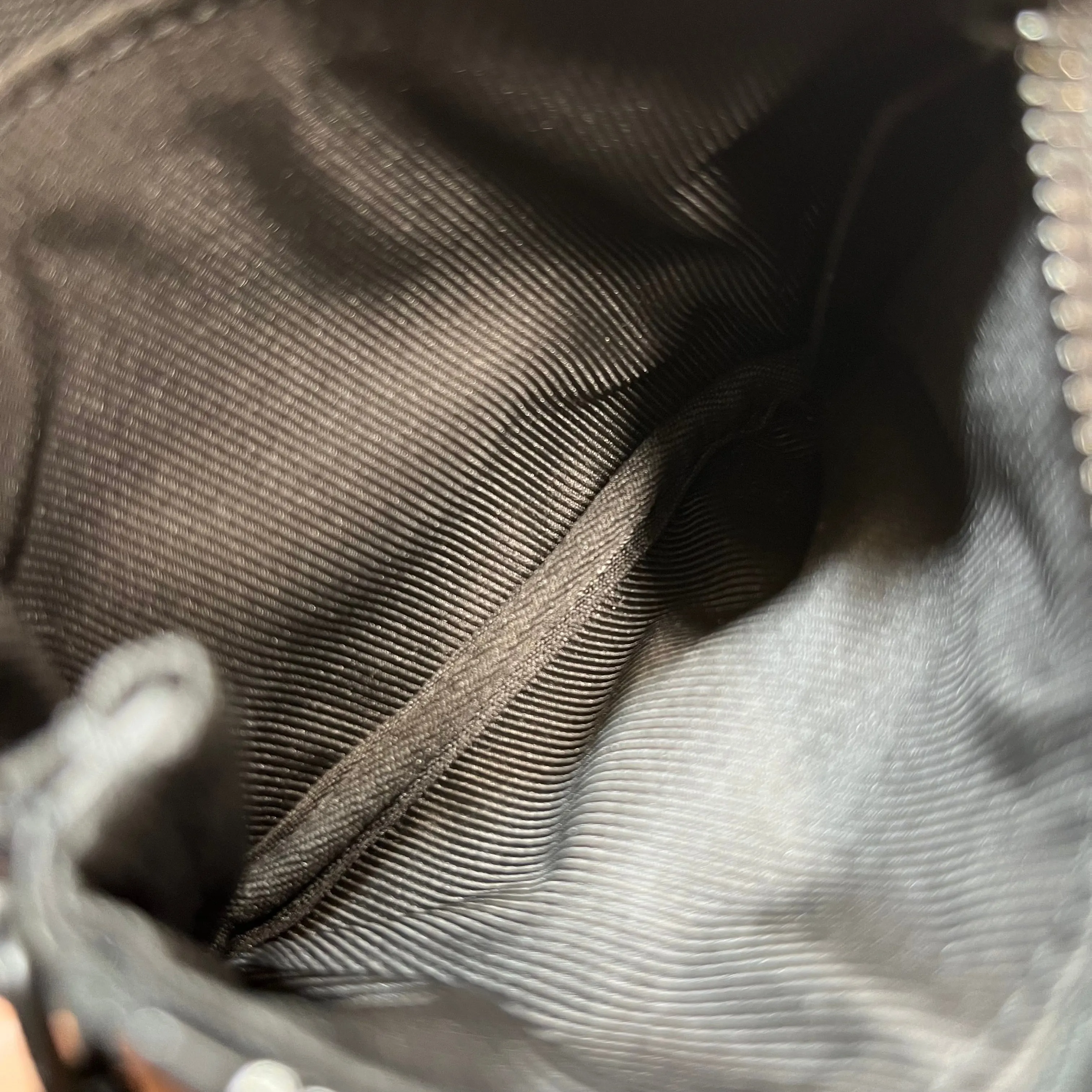 LOUIS VUITTON Duo Messenger Empreinte Key Pouch