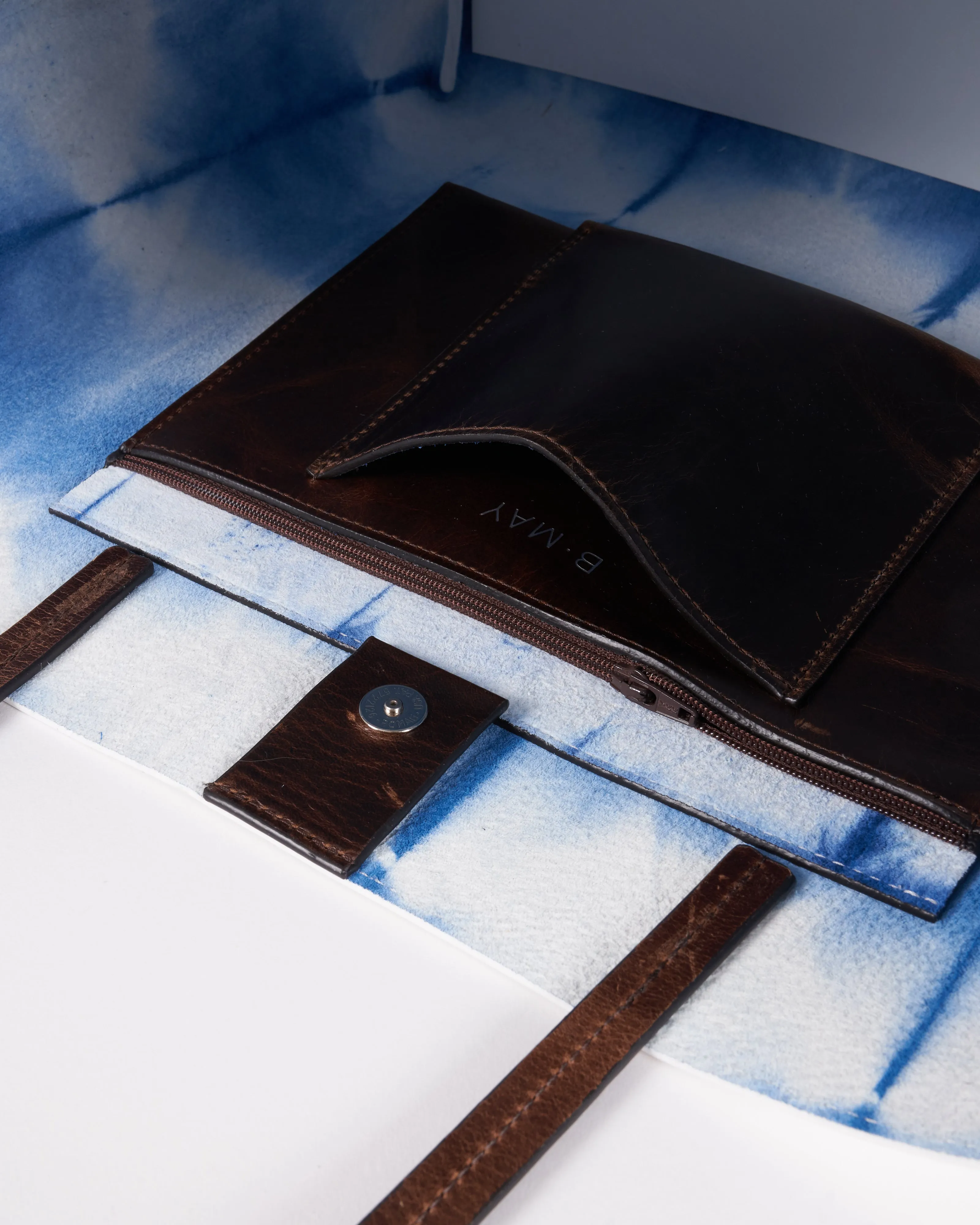 medium essential tote - linen calf