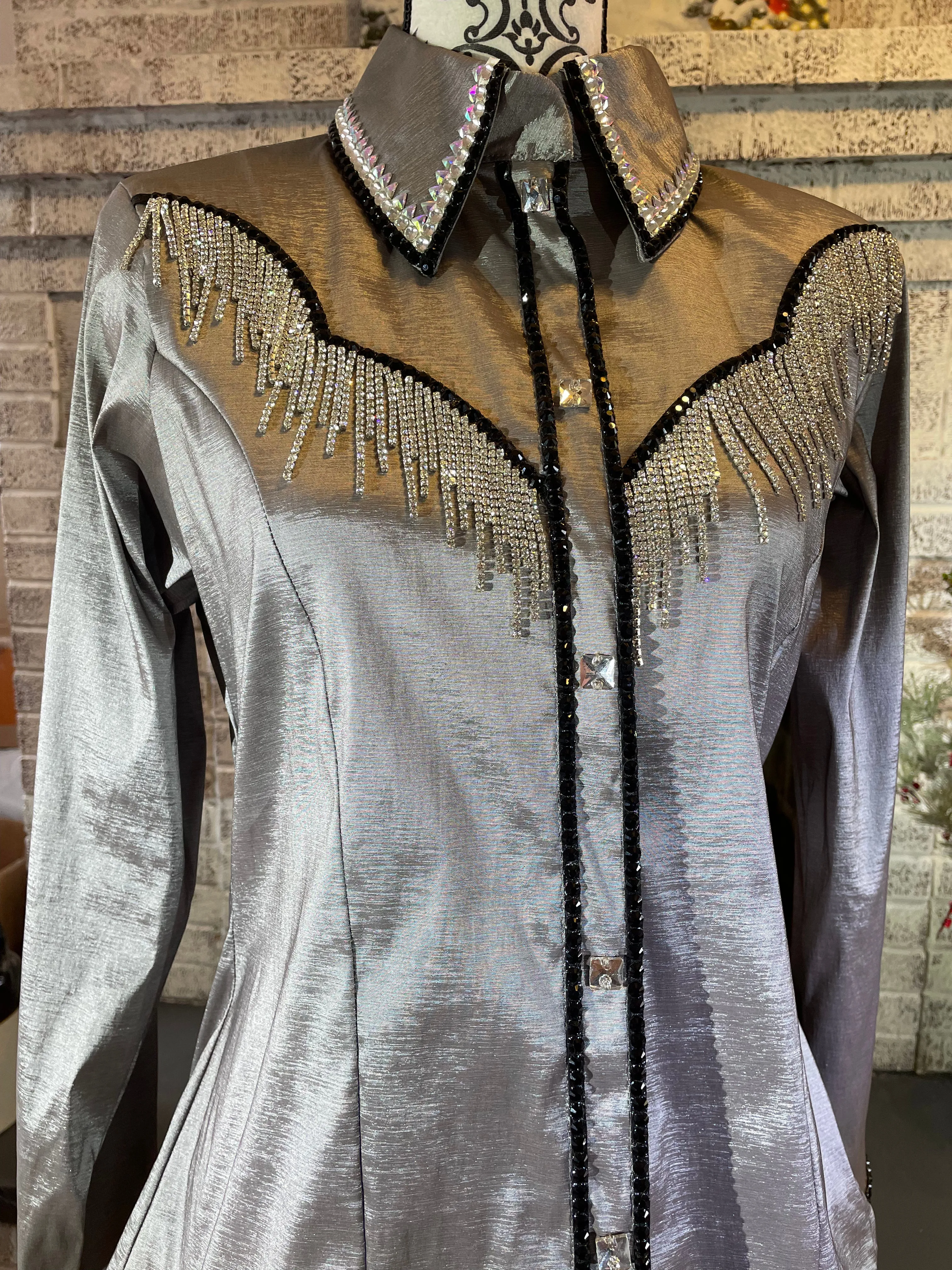 Modern Horsewomen Medium day shirt