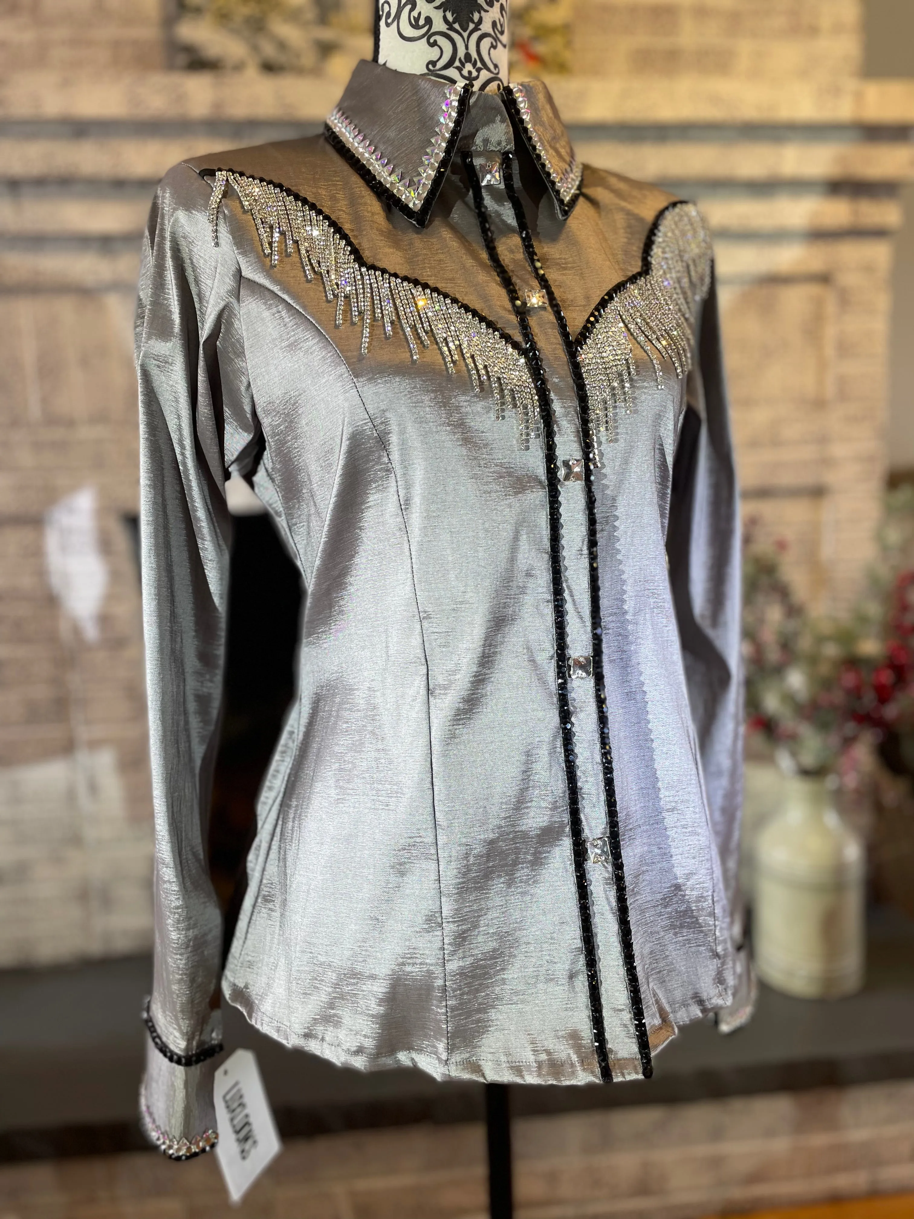 Modern Horsewomen Medium day shirt