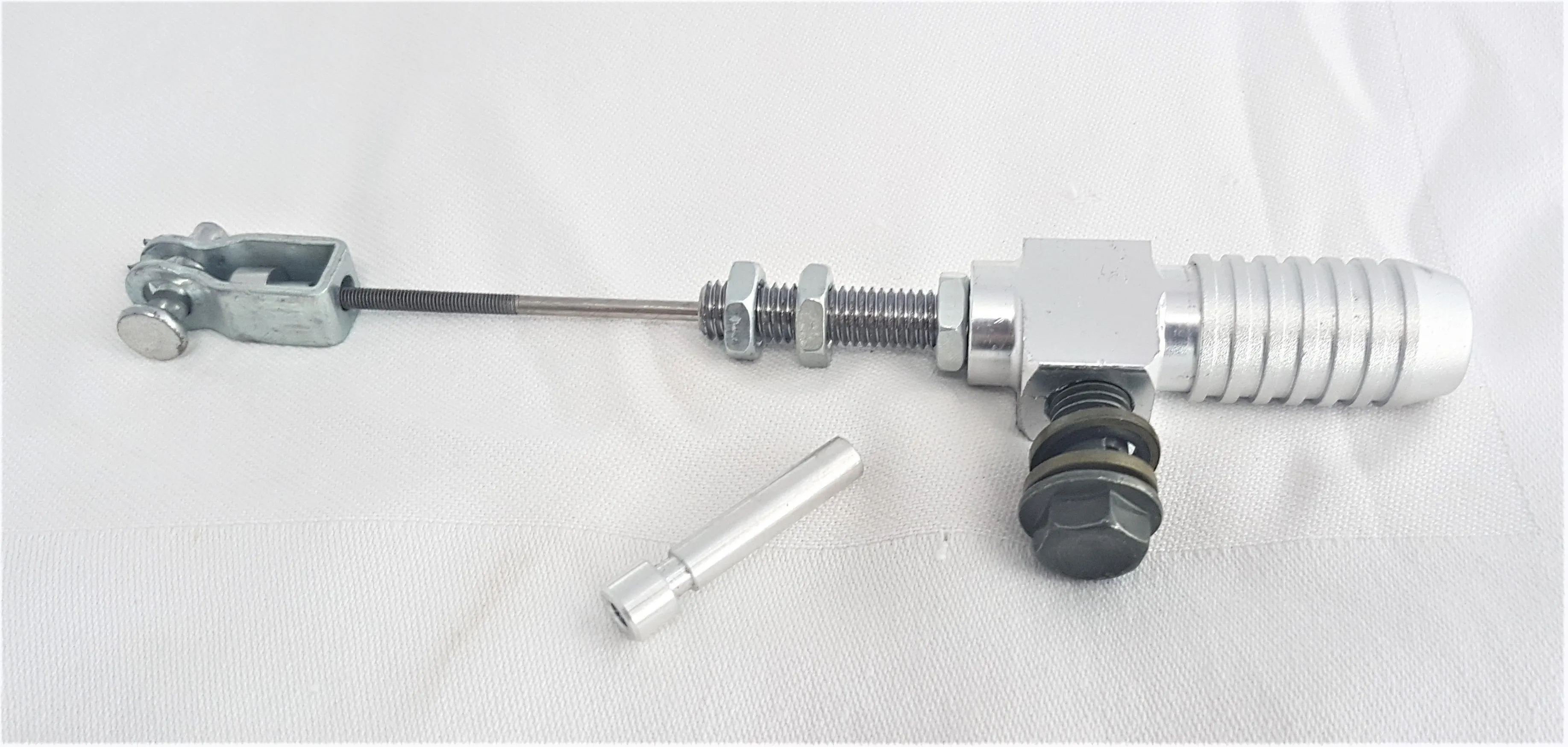 SC002 UNIVERSAL HYDRAULIC CLUTCH MASTER CYLINDER ROD BRAKE PUMP M10 x 1.25