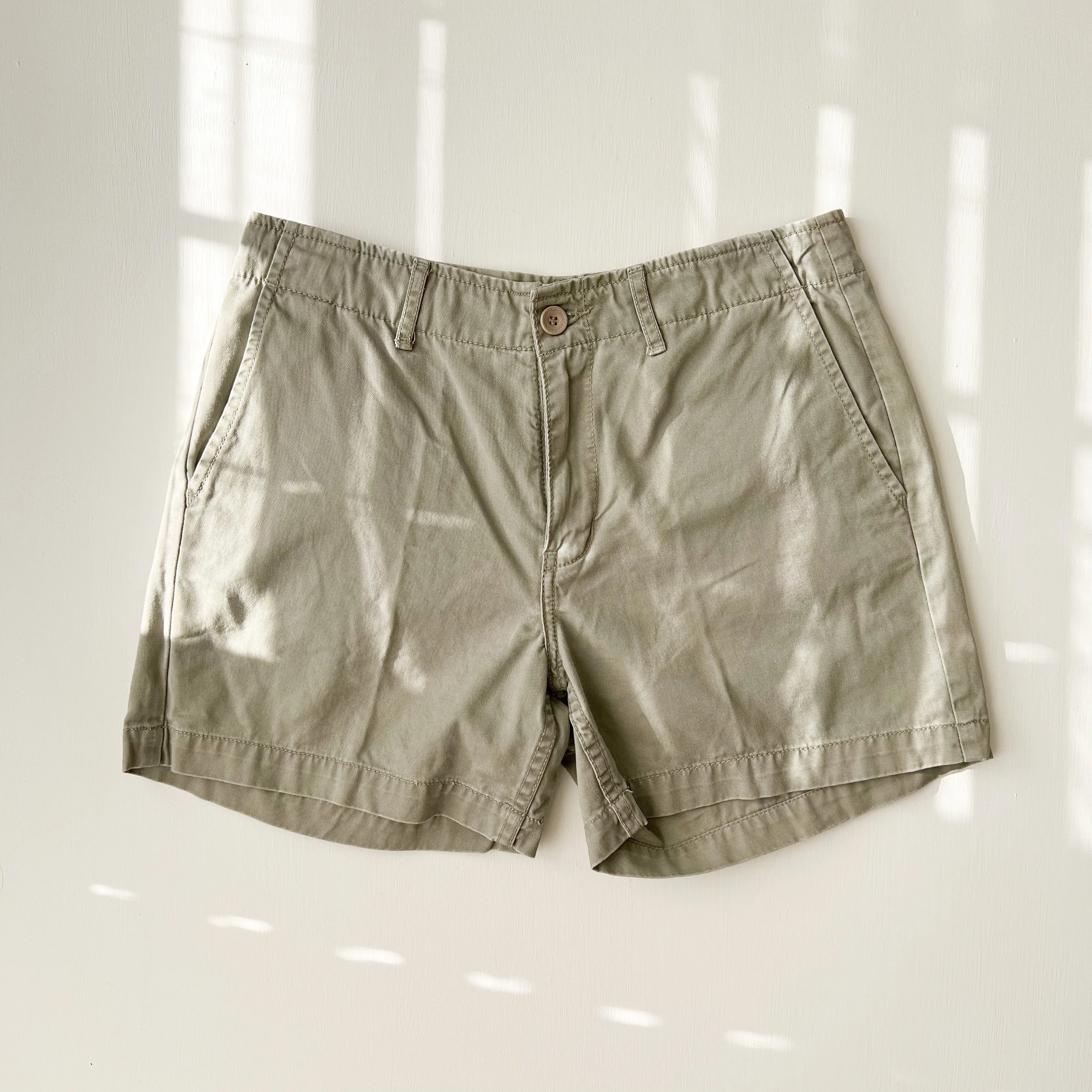 Small (6) Calvin Klein Jeans Mid-rise Shorts
