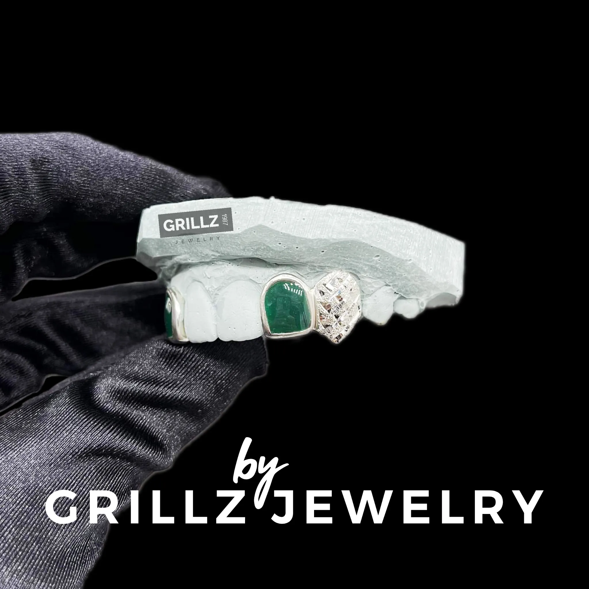 Stylish enamel custom grillz