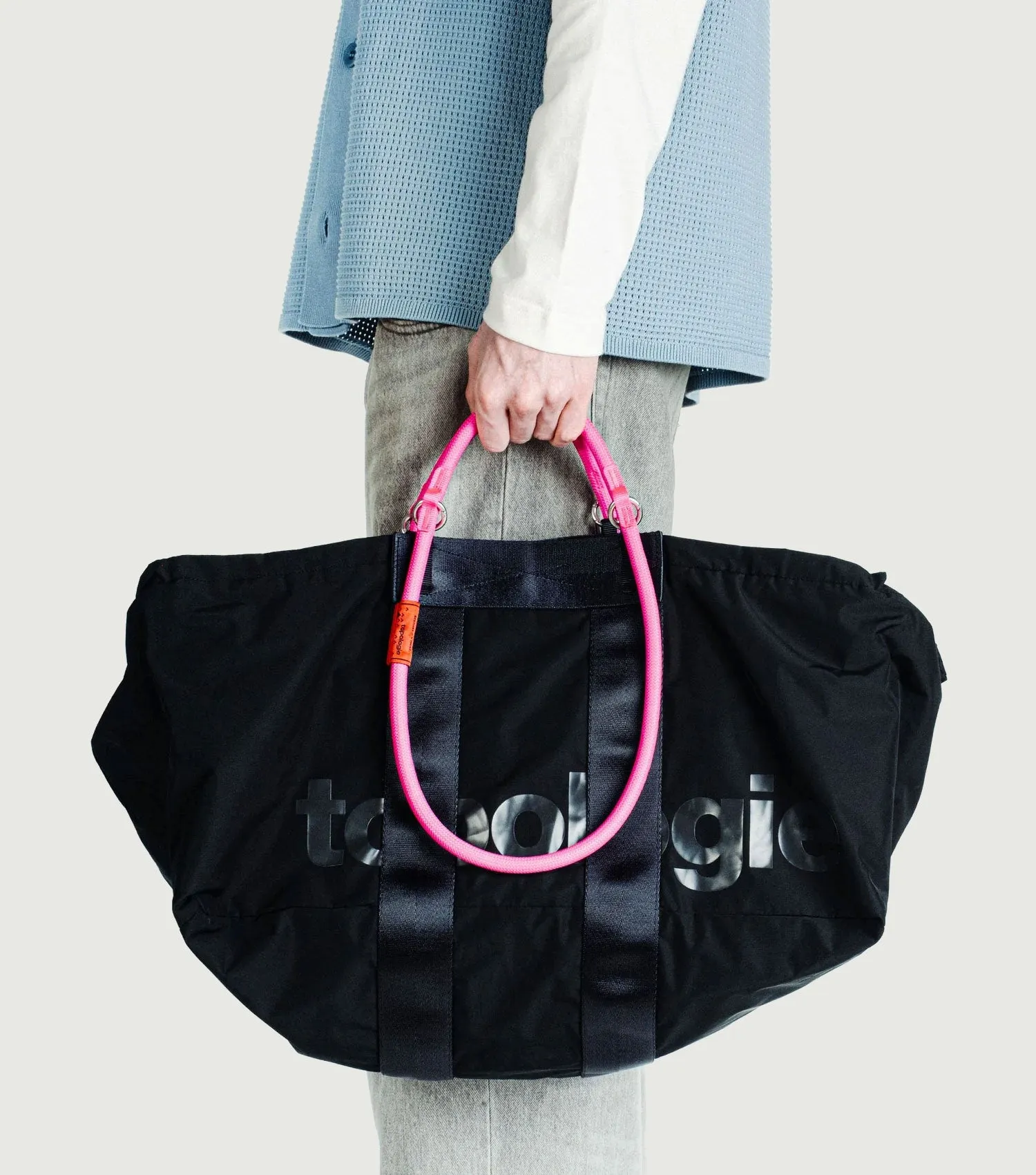 Summit Duffle Medium Black Tech