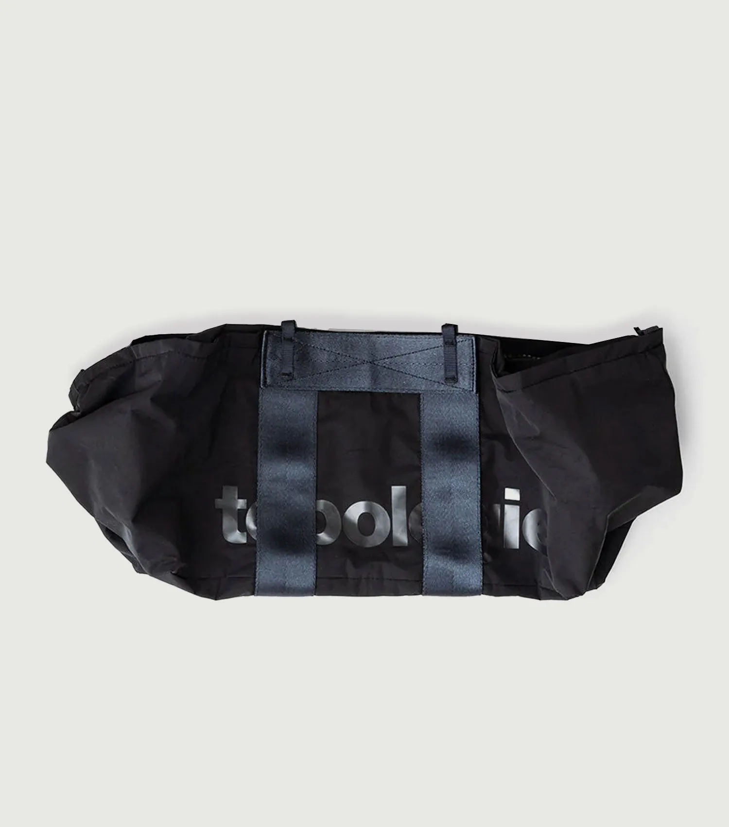 Summit Duffle Medium Black Tech