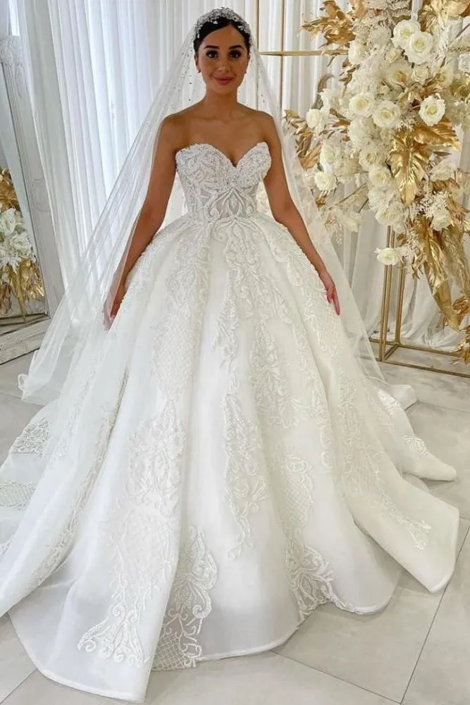 Sweetheart Princess A line Bridal Gowns Garden Lace Appliques Dress for Bride