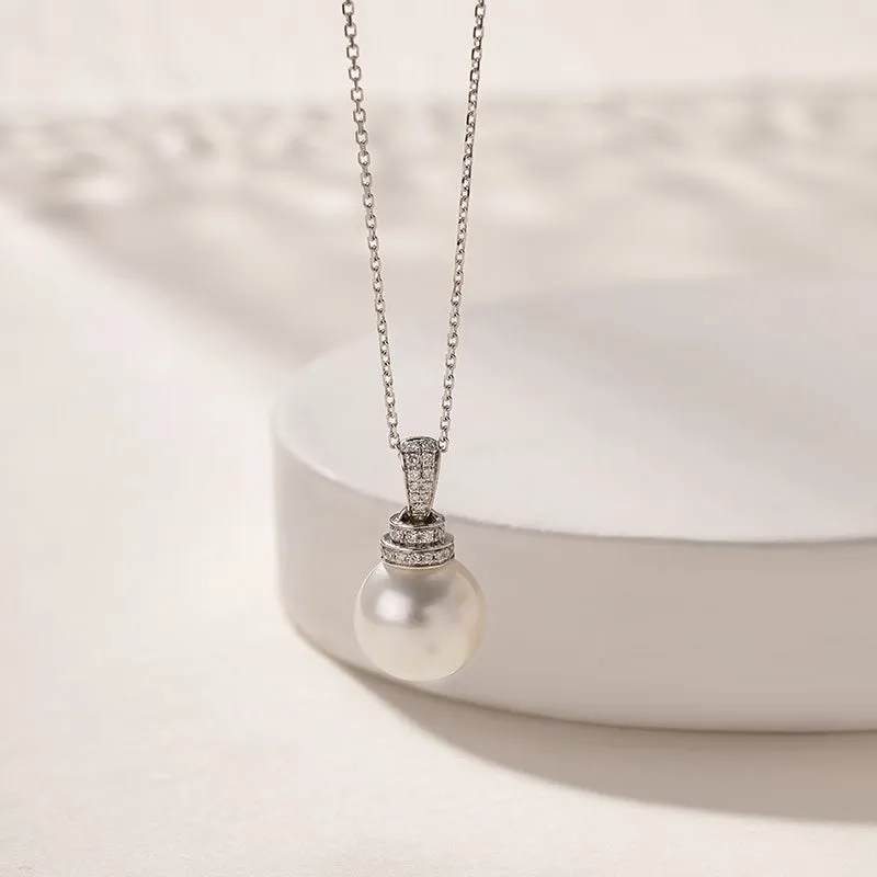 Teardrop-shaped South Sea Pearl 18K Gold Diamonds Haute Jewelry Elegant Necklace