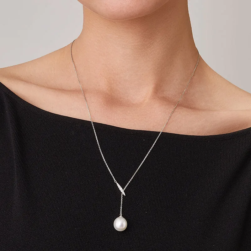 Teardrop-shaped South Sea Pearl 18K Gold Diamonds Haute Jewelry Leaf Necklace