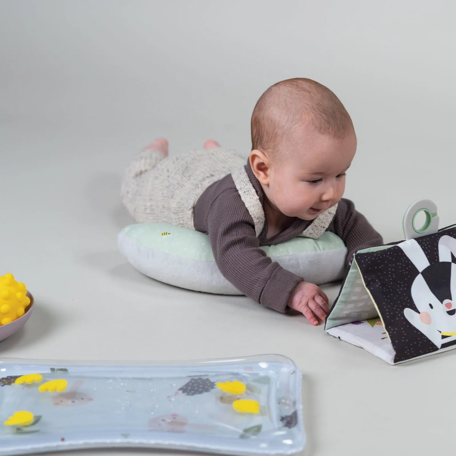 Tummy Time Essentials Kit