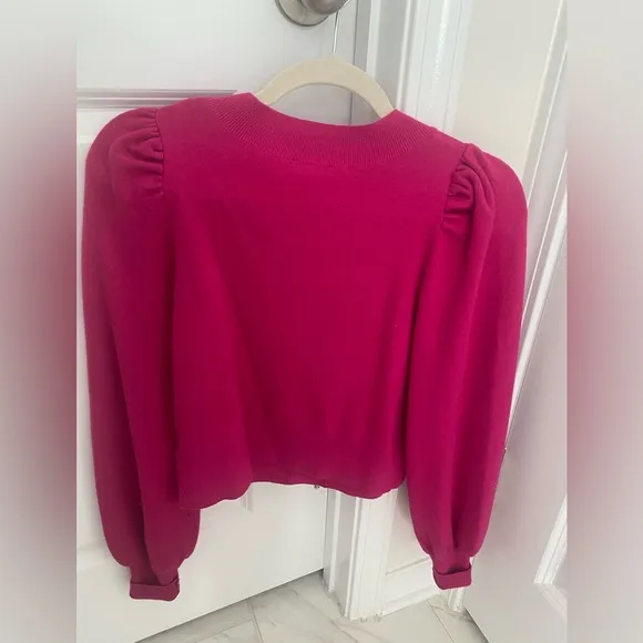 Very stylish, beautiful cardigan.