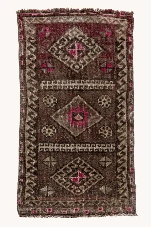 Vintage Turkish Mini Rug No. 489 | 1'6 x 2'9