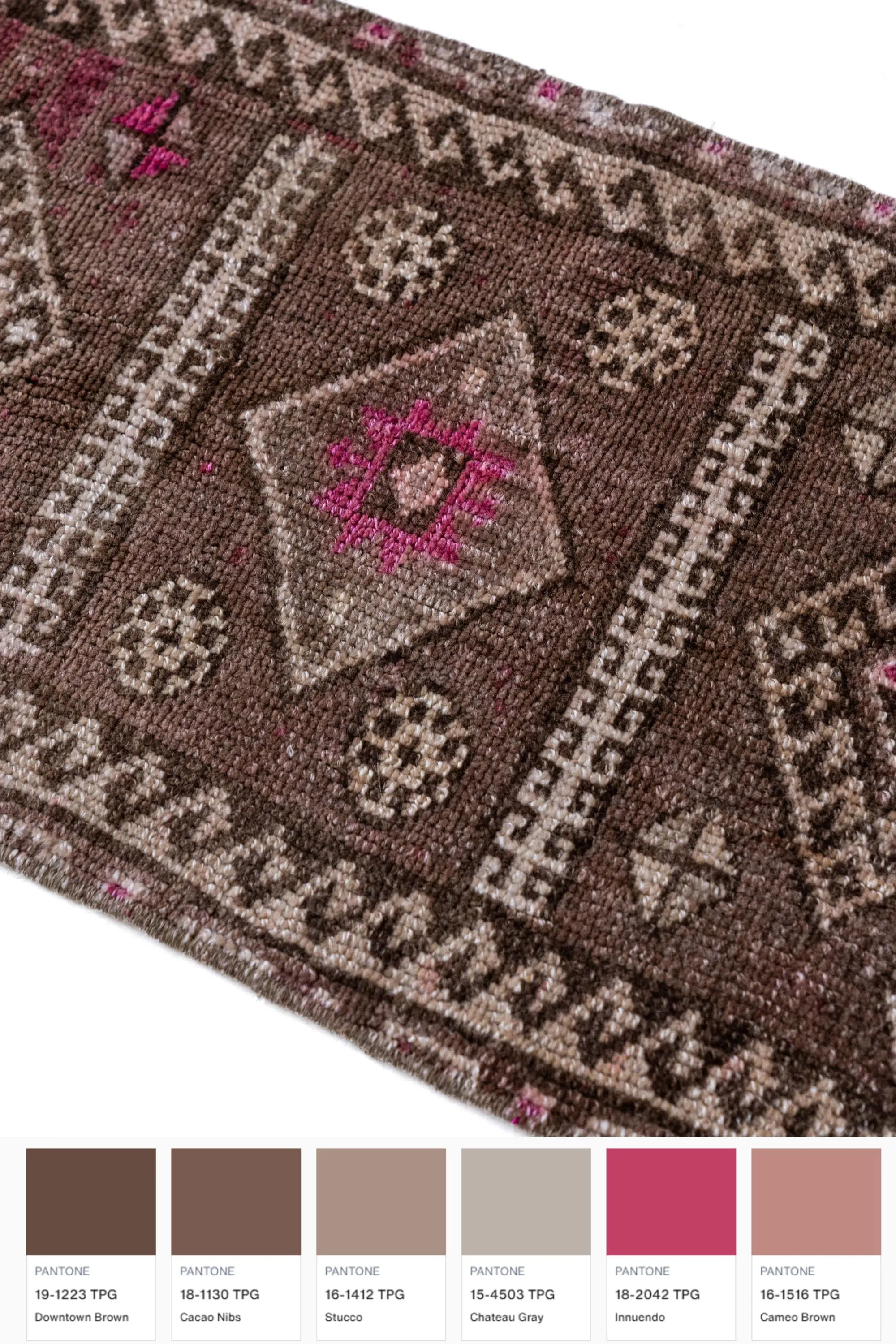 Vintage Turkish Mini Rug No. 489 | 1'6 x 2'9