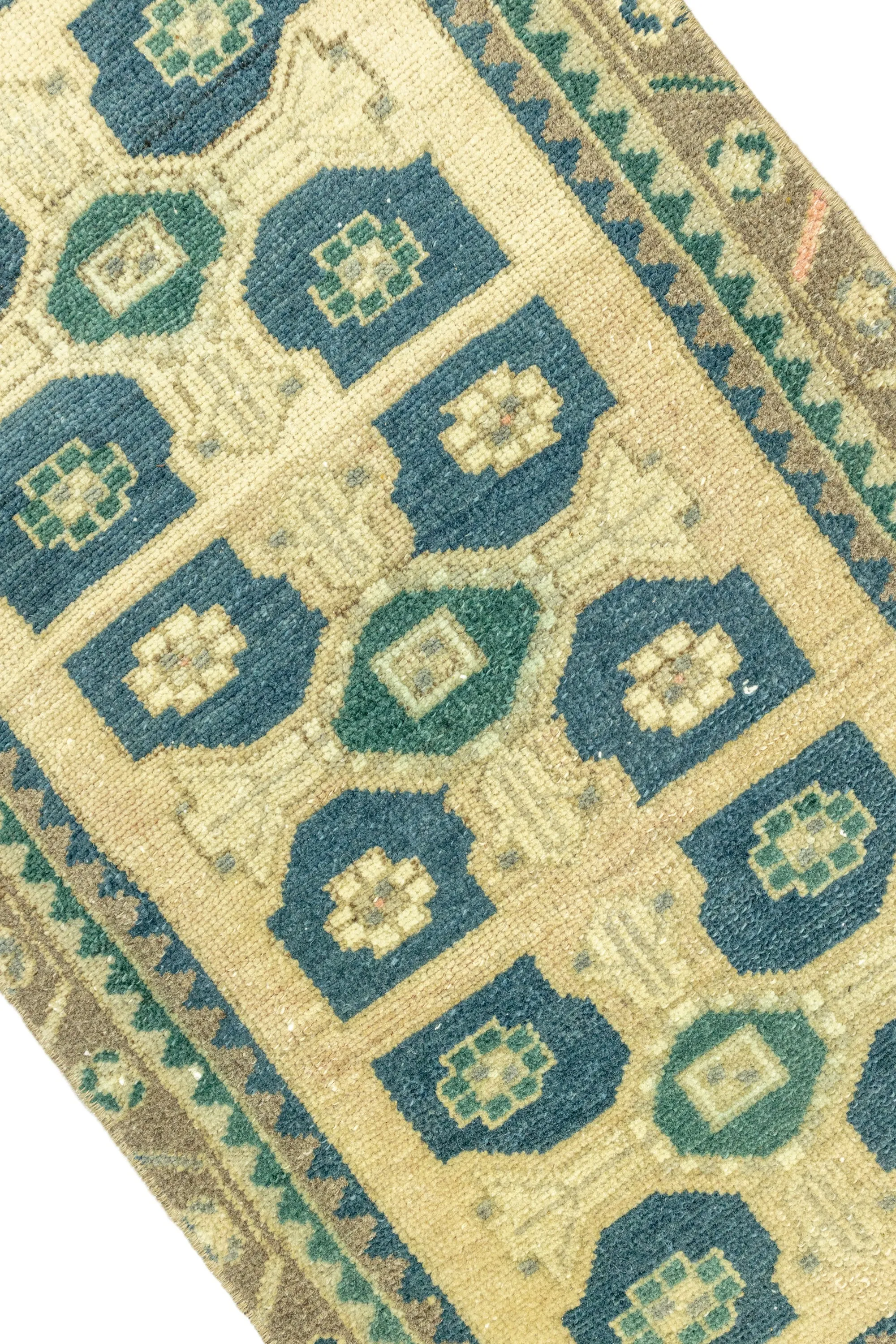 Vintage Turkish Mini Rug No. 674 | 1'7 x 2'11