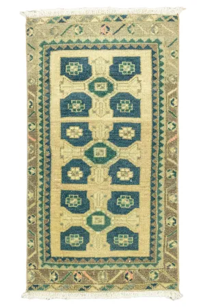 Vintage Turkish Mini Rug No. 674 | 1'7 x 2'11